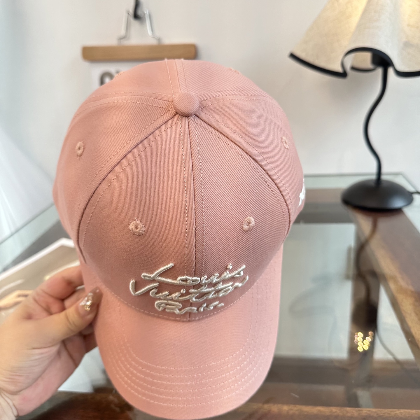 🧢路易威登棒球帽 LouisVuitton😍新款LV棒球帽，重工打造♥️高端大气，百搭款🤗男女通用！