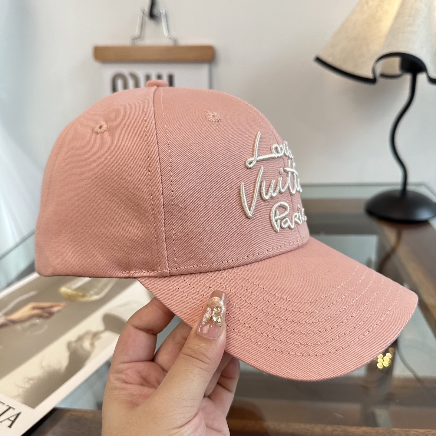 🧢路易威登棒球帽 LouisVuitton😍新款LV棒球帽，重工打造♥️高端大气，百搭款🤗男女通用！