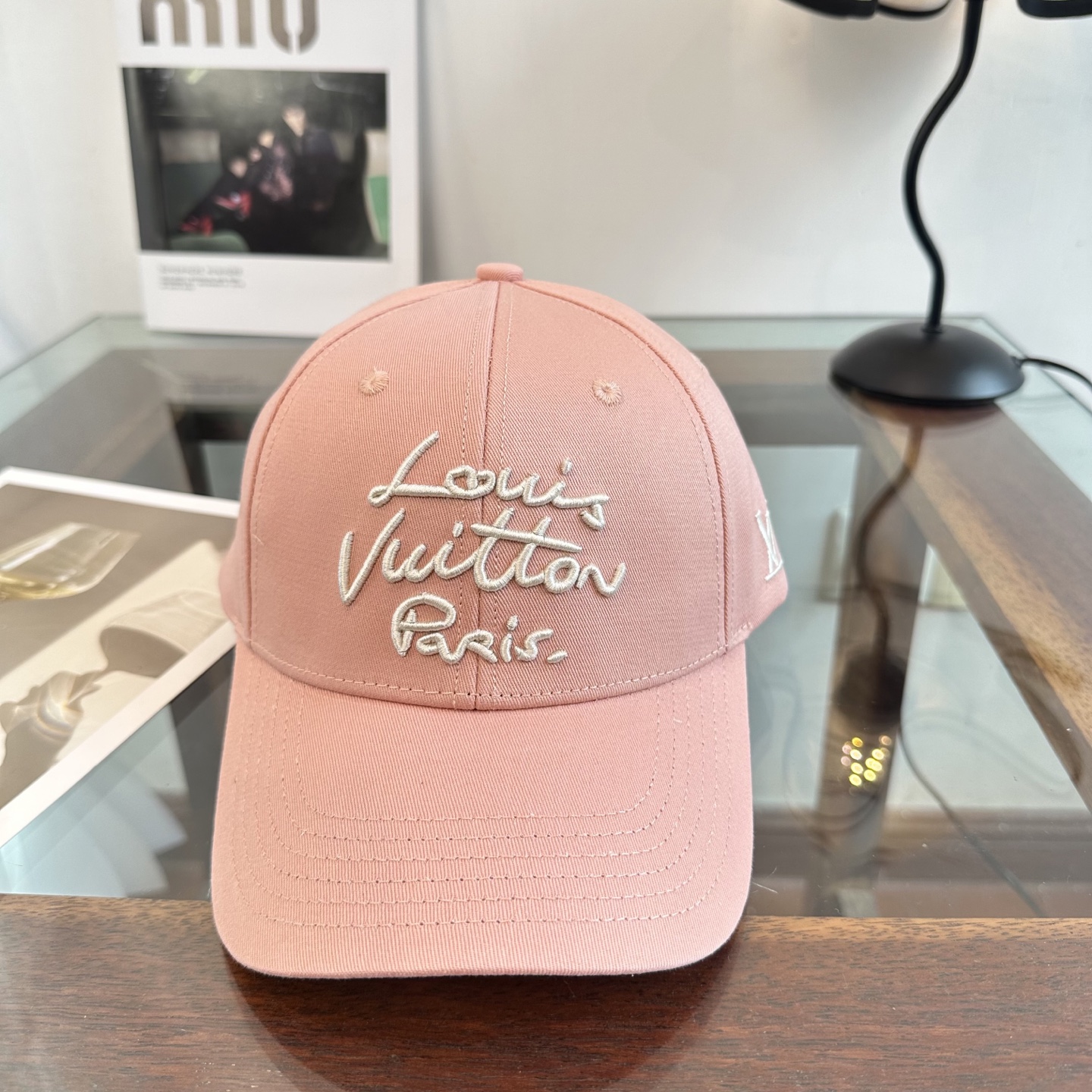 🧢路易威登棒球帽 LouisVuitton😍新款LV棒球帽，重工打造♥️高端大气，百搭款🤗男女通用！