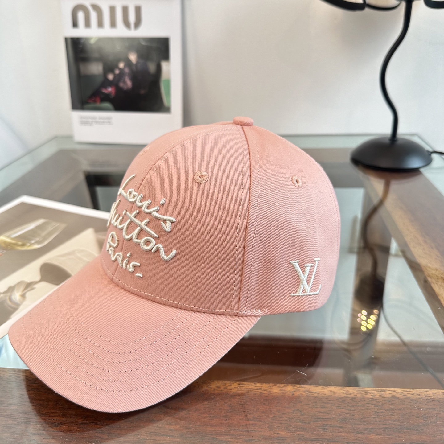 🧢路易威登棒球帽 LouisVuitton😍新款LV棒球帽，重工打造♥️高端大气，百搭款🤗男女通用！