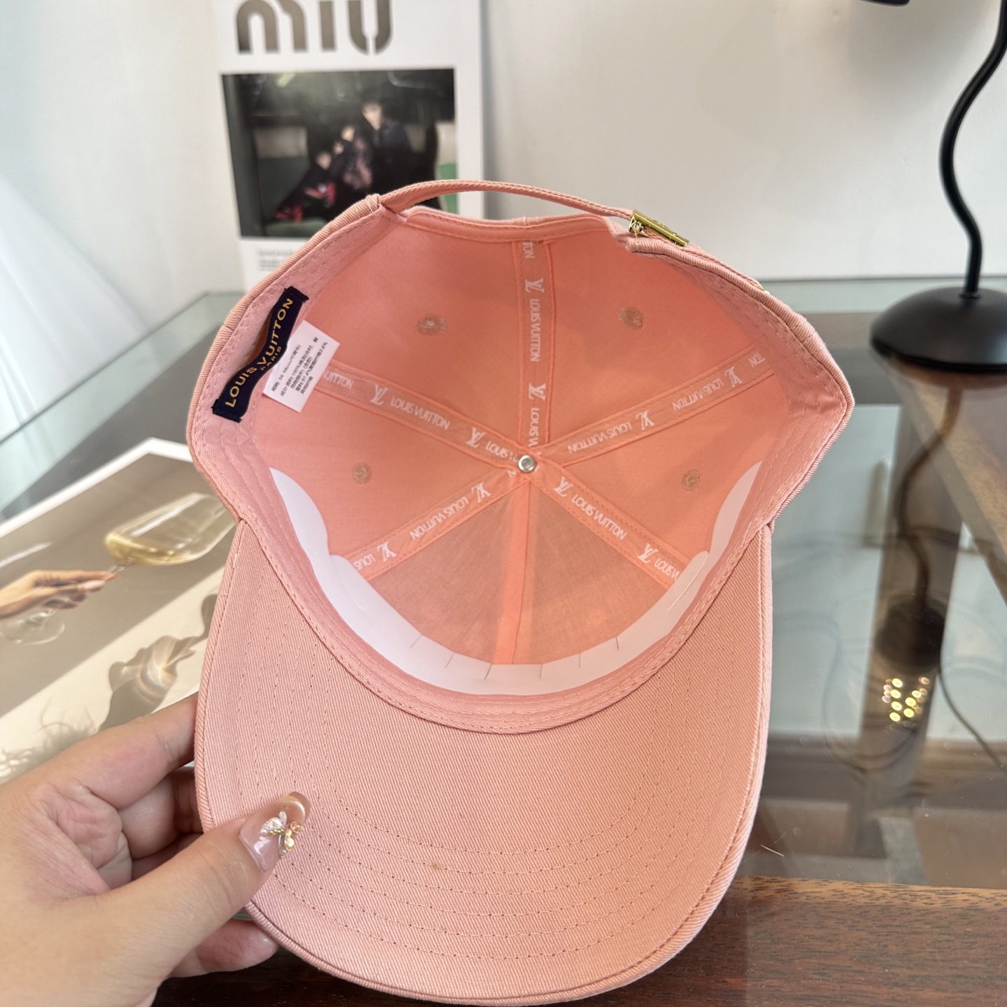 🧢路易威登棒球帽 LouisVuitton😍新款LV棒球帽，重工打造♥️高端大气，百搭款🤗男女通用！