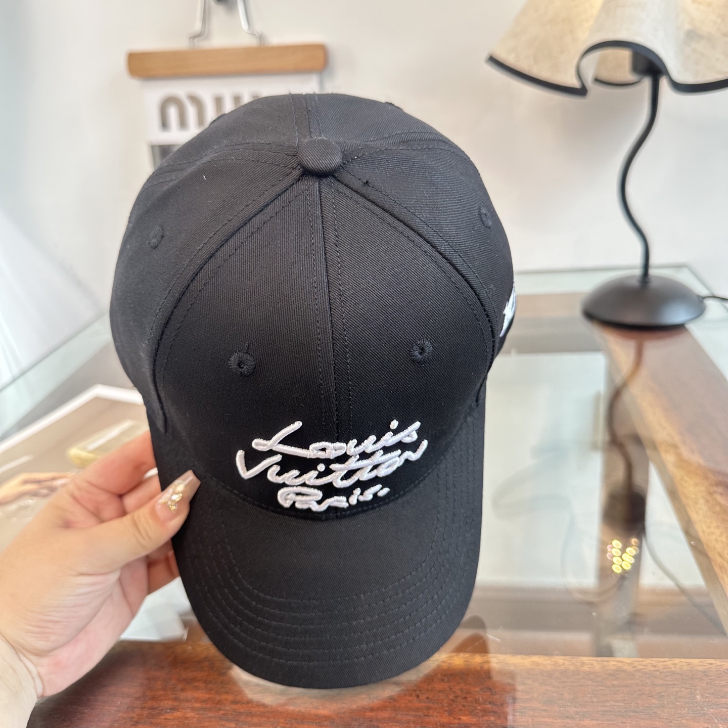 🧢路易威登棒球帽 LouisVuitton😍新款LV棒球帽，重工打造♥️高端大气，百搭款🤗男女通用！