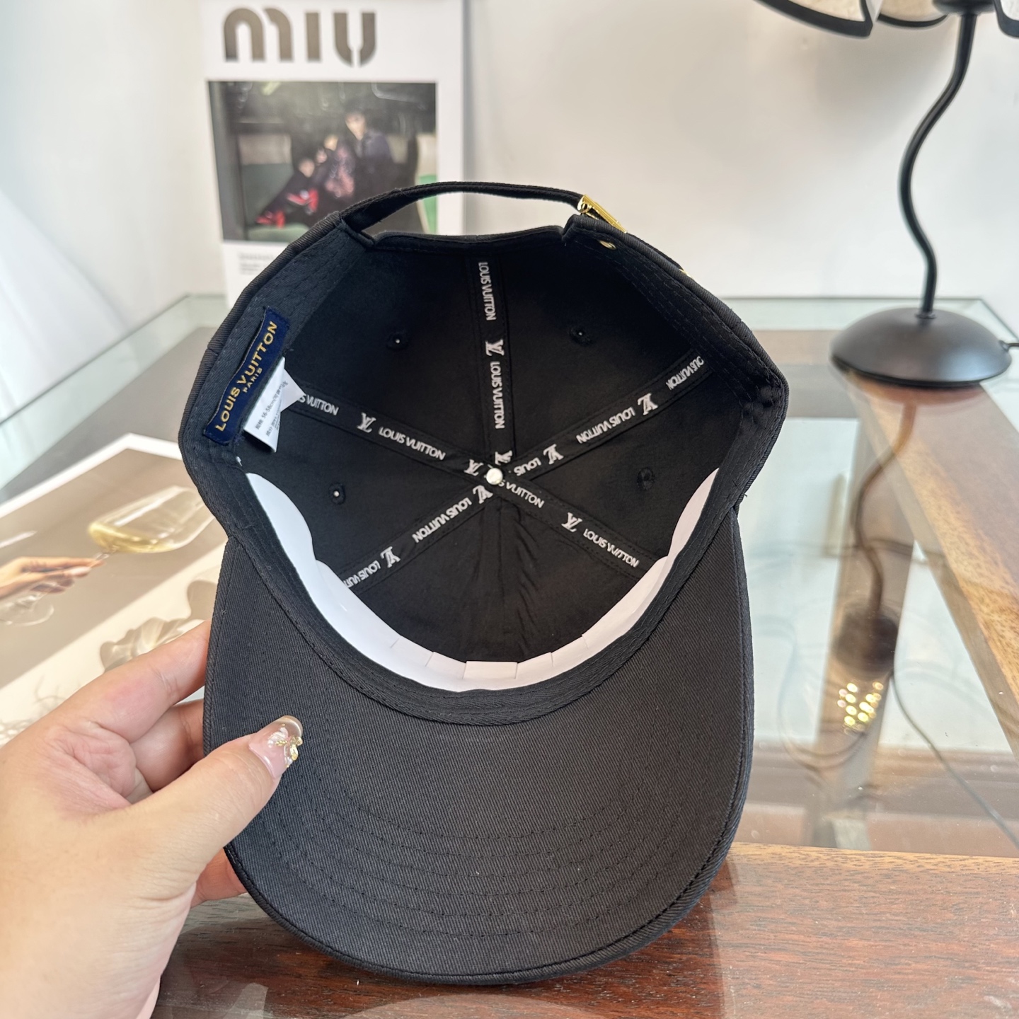 🧢路易威登棒球帽 LouisVuitton😍新款LV棒球帽，重工打造♥️高端大气，百搭款🤗男女通用！