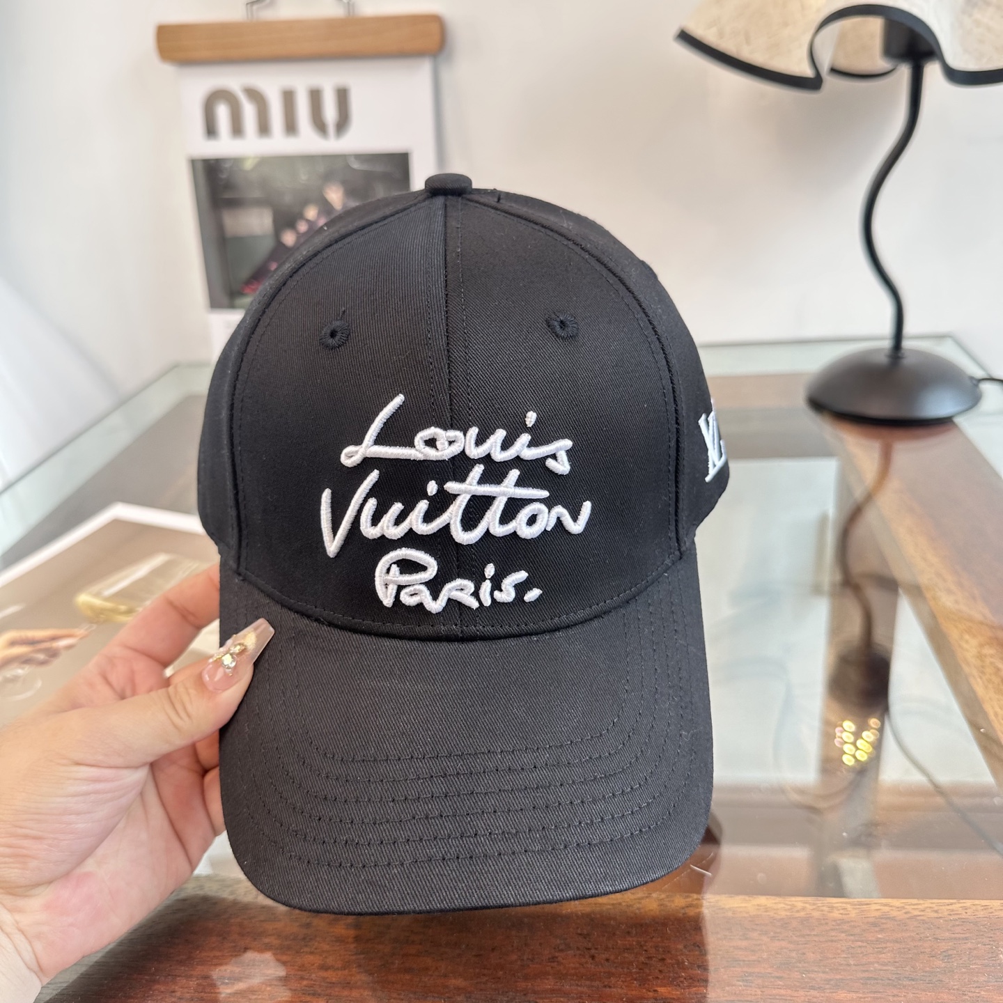 🧢路易威登棒球帽 LouisVuitton😍新款LV棒球帽，重工打造♥️高端大气，百搭款🤗男女通用！