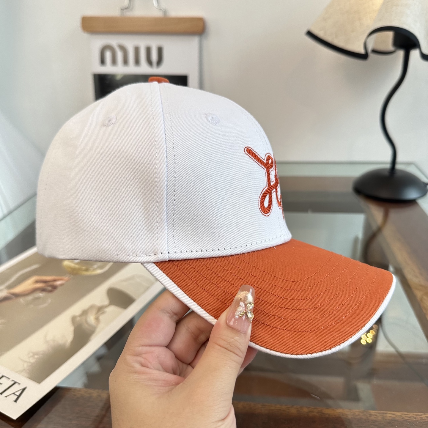 HERMÈS (爱马仕)最新款原单棒球帽 正品开模订制，做工细致，时尚帅气质量超赞！