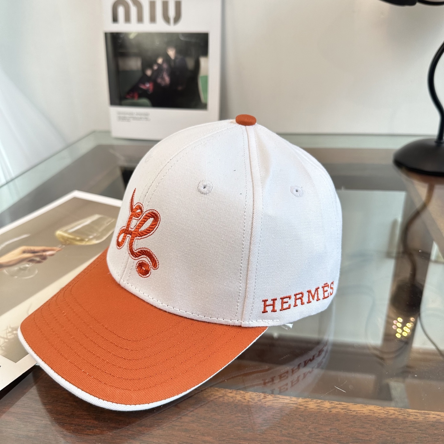 HERMÈS (爱马仕)最新款原单棒球帽 正品开模订制，做工细致，时尚帅气质量超赞！