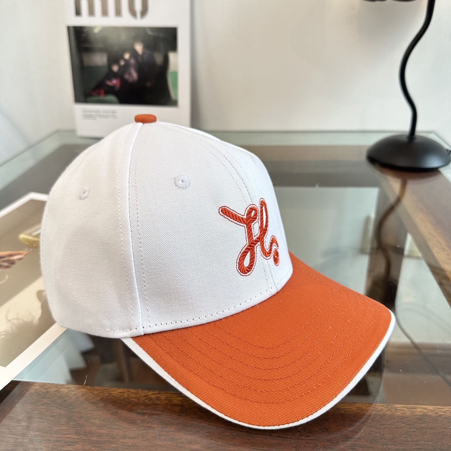 HERMÈS (爱马仕)最新款原单棒球帽 正品开模订制，做工细致，时尚帅气质量超赞！