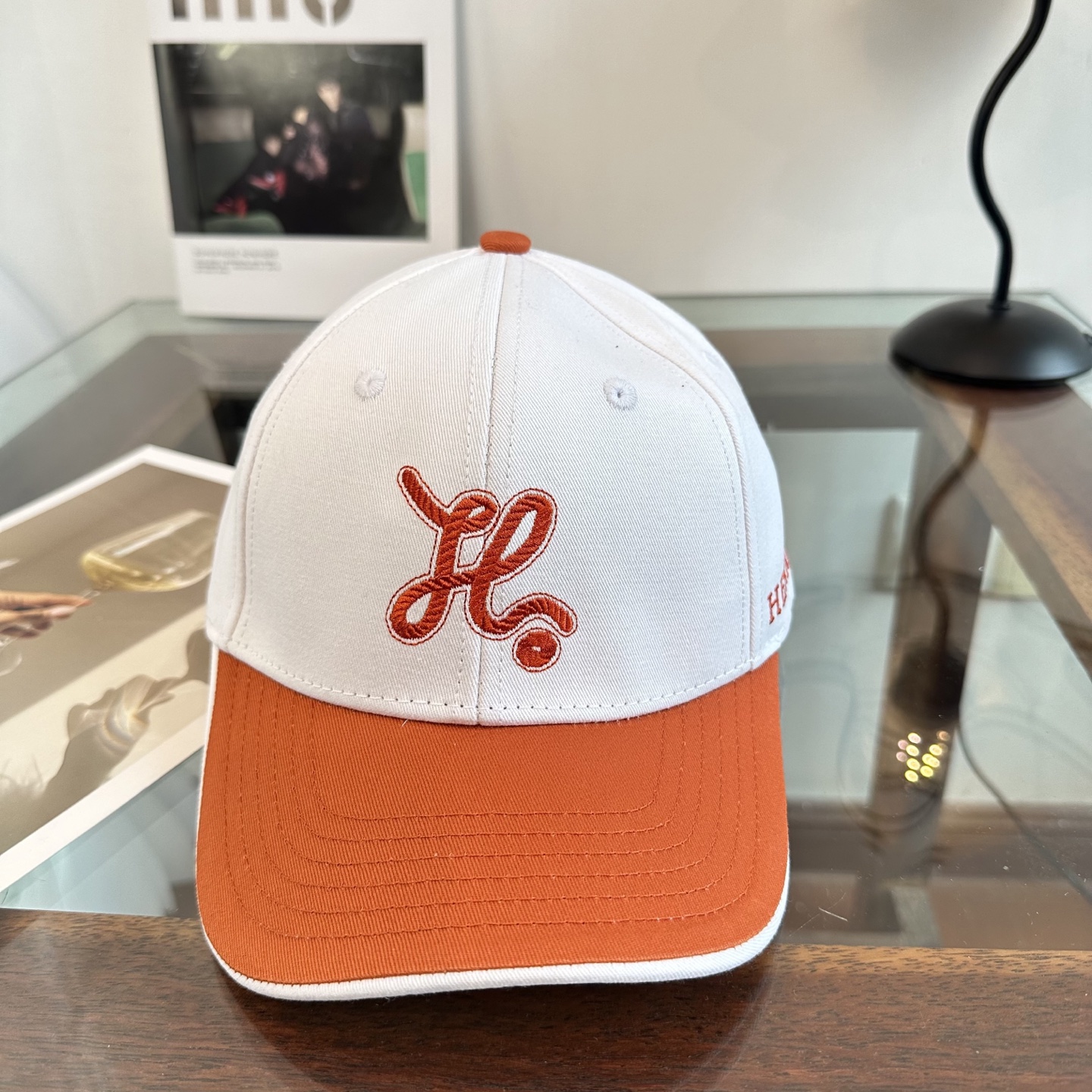 HERMÈS (爱马仕)最新款原单棒球帽 正品开模订制，做工细致，时尚帅气质量超赞！