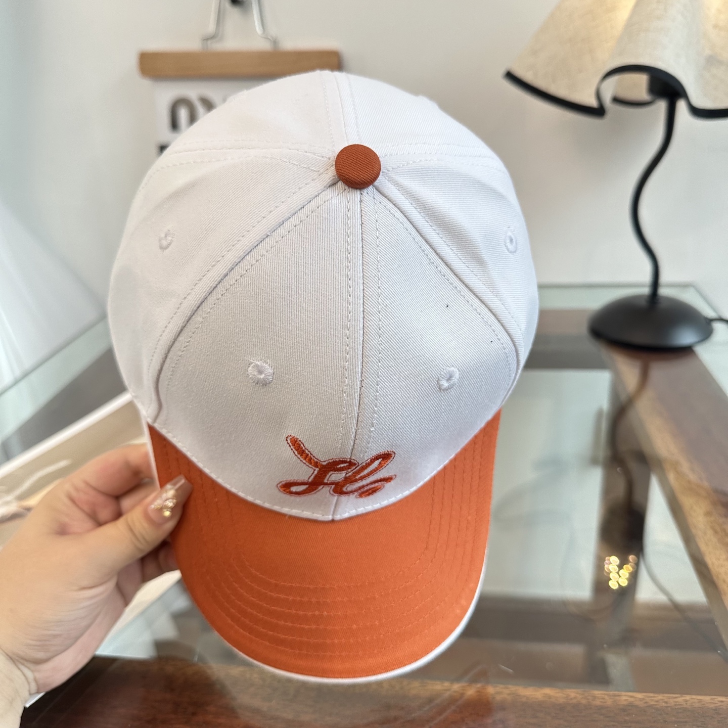HERMÈS (爱马仕)最新款原单棒球帽 正品开模订制，做工细致，时尚帅气质量超赞！