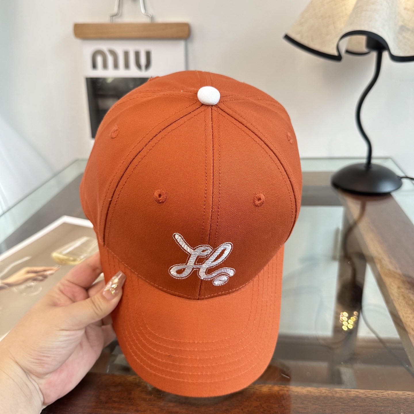 HERMÈS (爱马仕)最新款原单棒球帽 正品开模订制，做工细致，时尚帅气质量超赞！