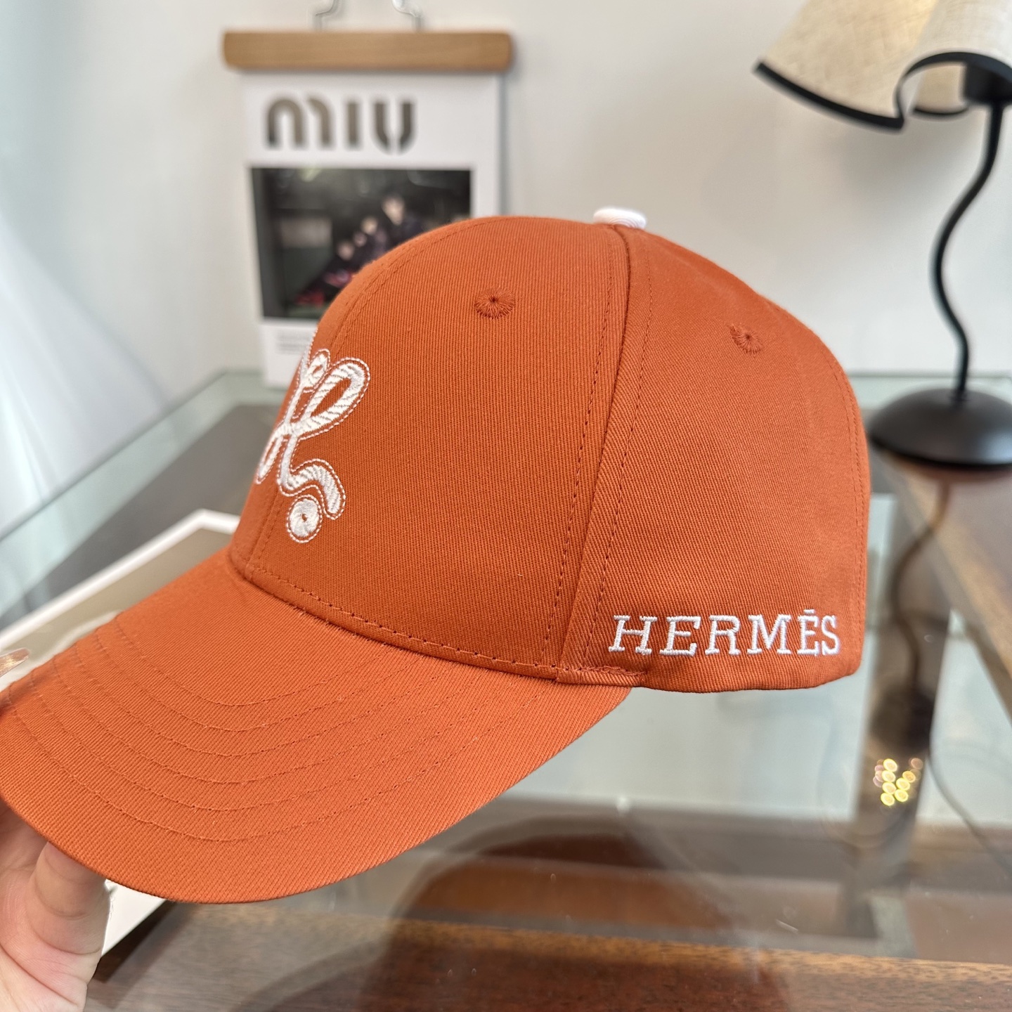 HERMÈS (爱马仕)最新款原单棒球帽 正品开模订制，做工细致，时尚帅气质量超赞！