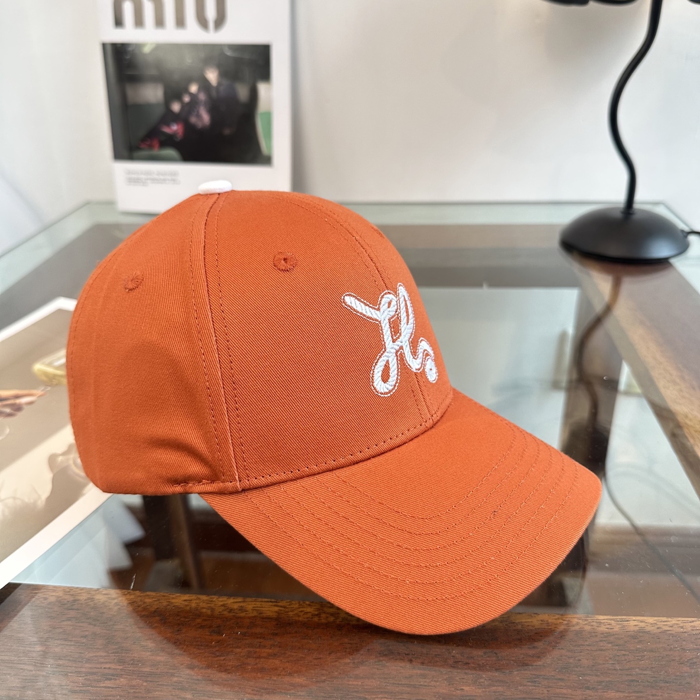 HERMÈS (爱马仕)最新款原单棒球帽 正品开模订制，做工细致，时尚帅气质量超赞！