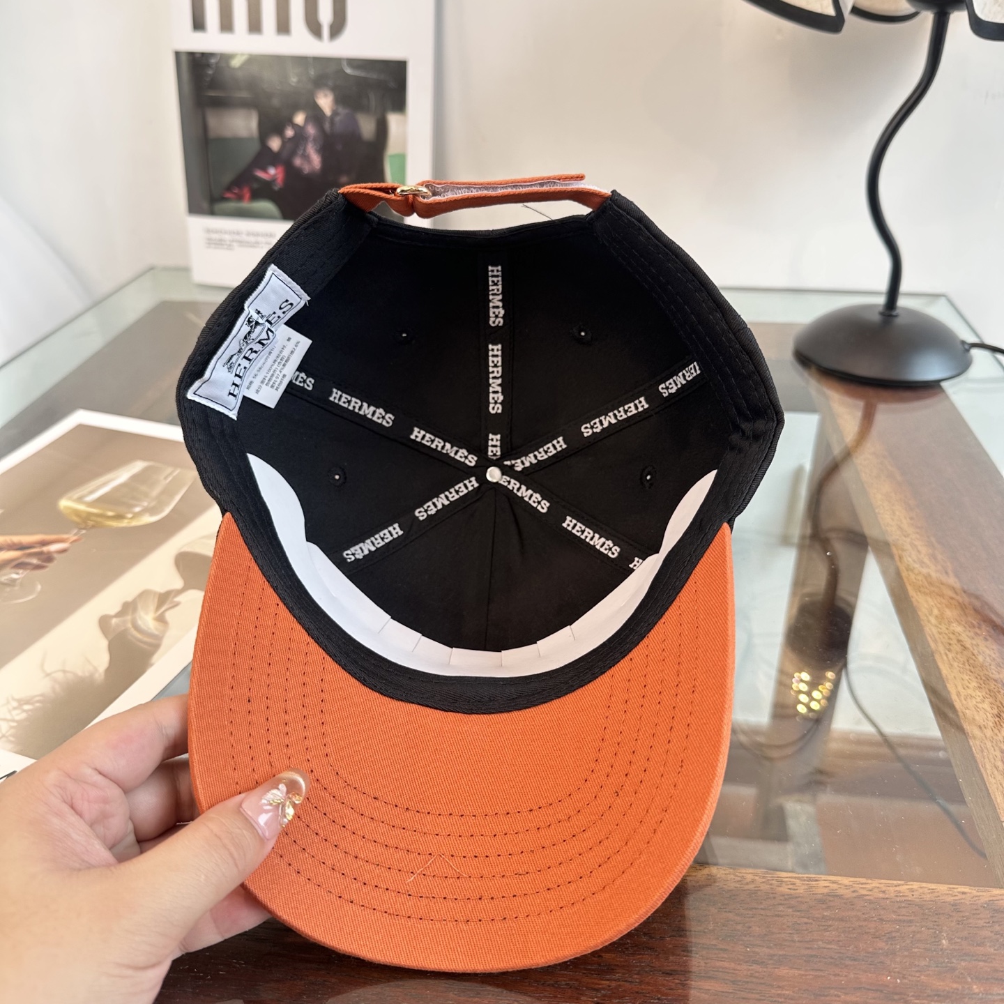 HERMÈS (爱马仕)最新款原单棒球帽 正品开模订制，做工细致，时尚帅气质量超赞！
