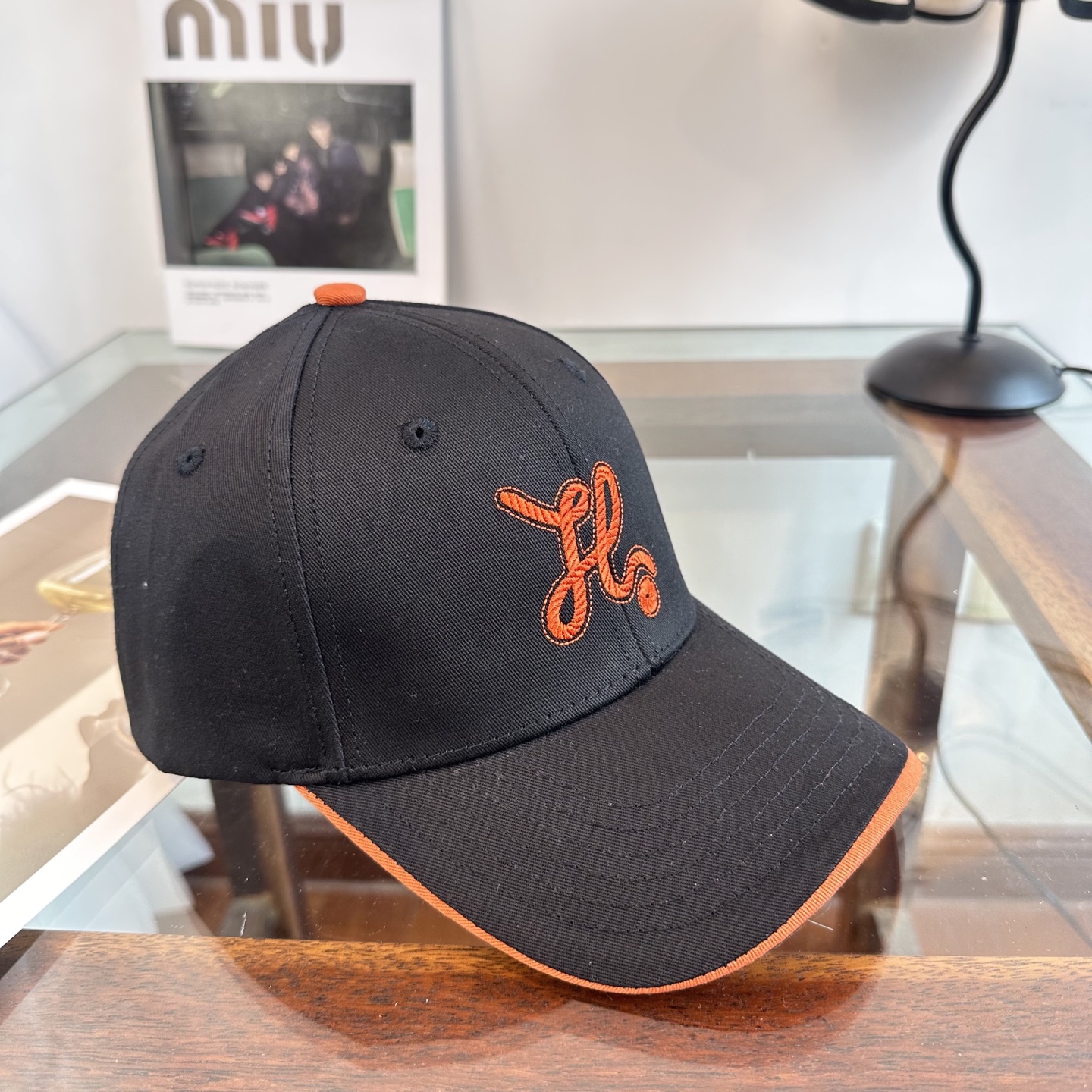 HERMÈS (爱马仕)最新款原单棒球帽 正品开模订制，做工细致，时尚帅气质量超赞！