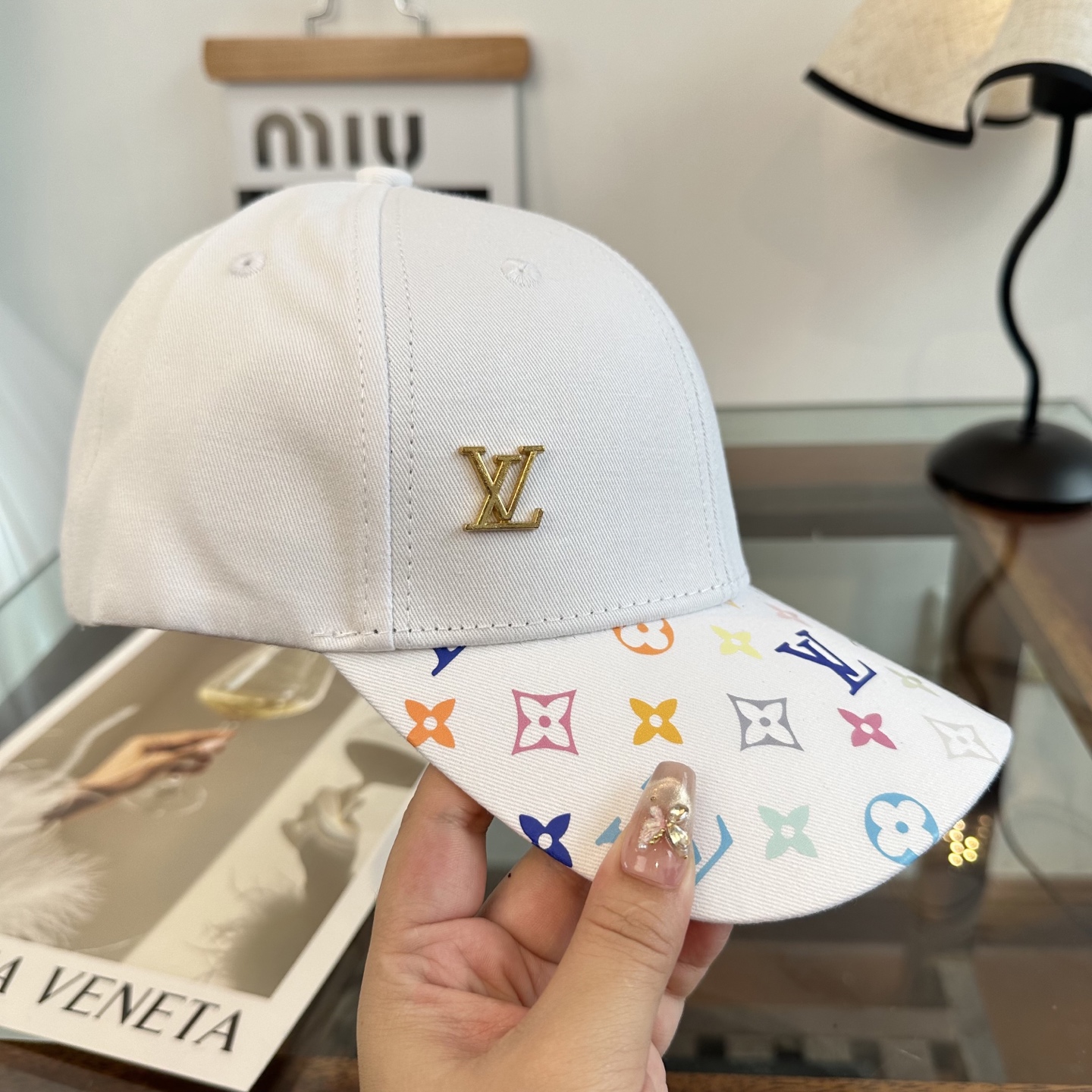 🧢路易威登棒球帽 LouisVuitton😍新款LV棒球帽，重工打造♥️高端大气，百搭款🤗男女通用！