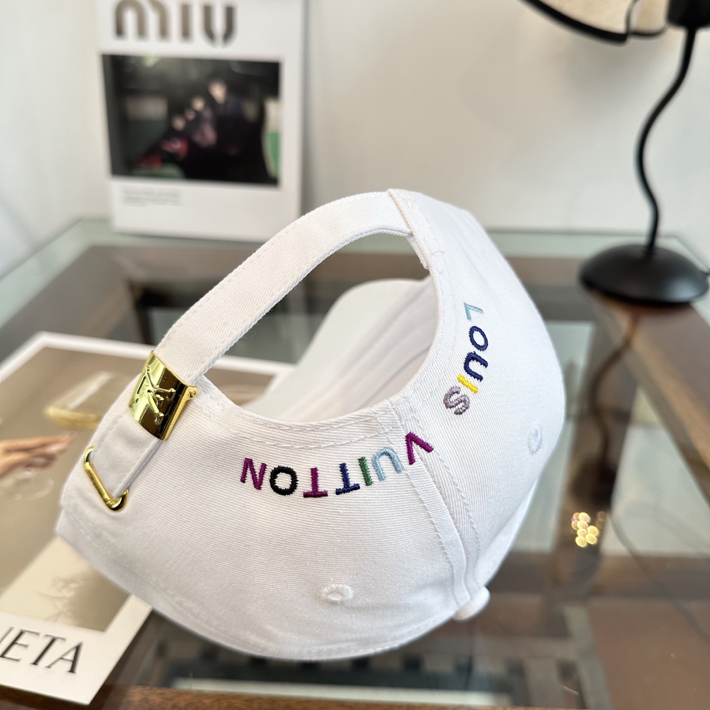 🧢路易威登棒球帽 LouisVuitton😍新款LV棒球帽，重工打造♥️高端大气，百搭款🤗男女通用！