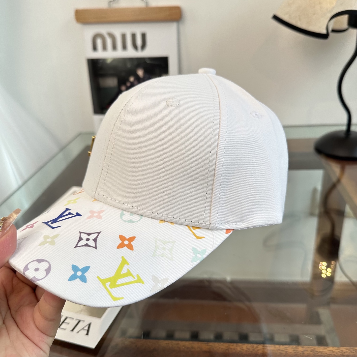 🧢路易威登棒球帽 LouisVuitton😍新款LV棒球帽，重工打造♥️高端大气，百搭款🤗男女通用！