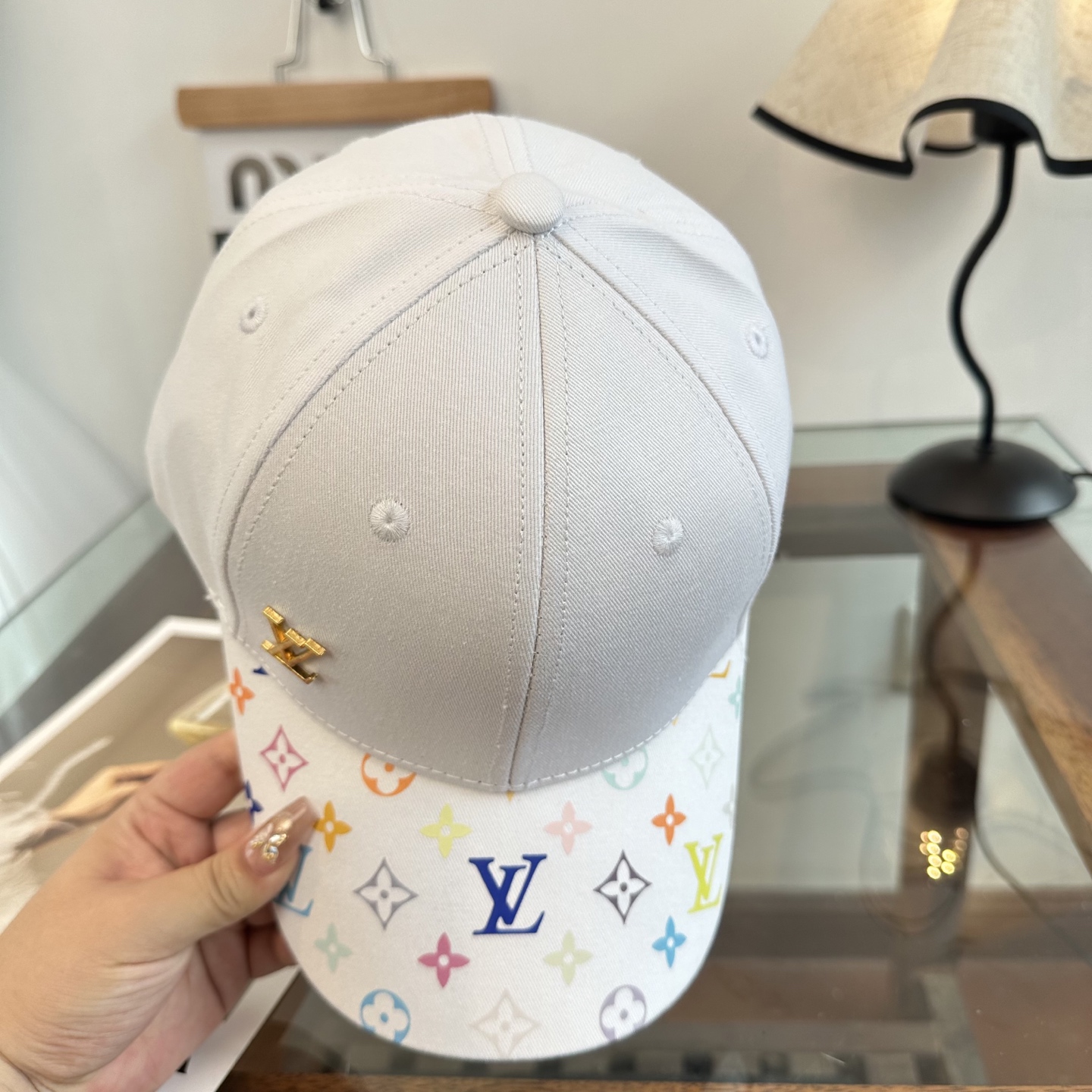 🧢路易威登棒球帽 LouisVuitton😍新款LV棒球帽，重工打造♥️高端大气，百搭款🤗男女通用！