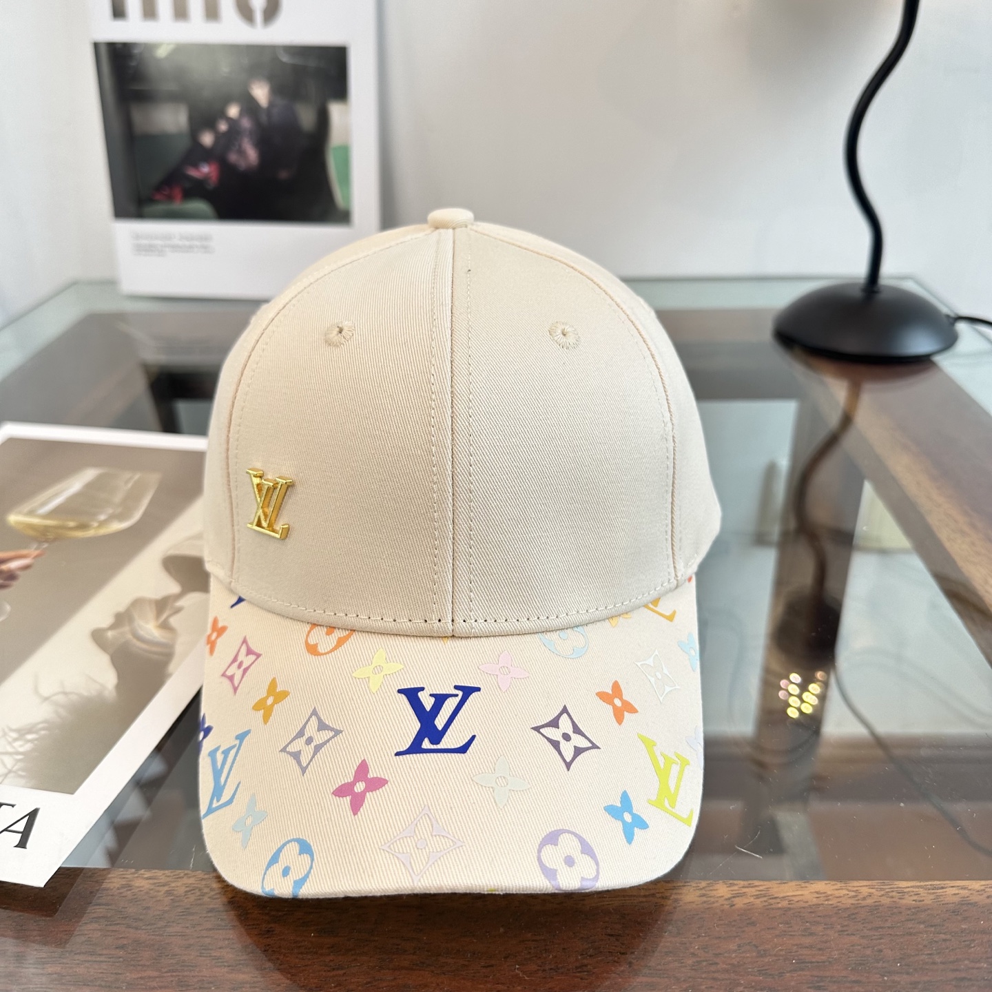🧢路易威登棒球帽 LouisVuitton😍新款LV棒球帽，重工打造♥️高端大气，百搭款🤗男女通用！
