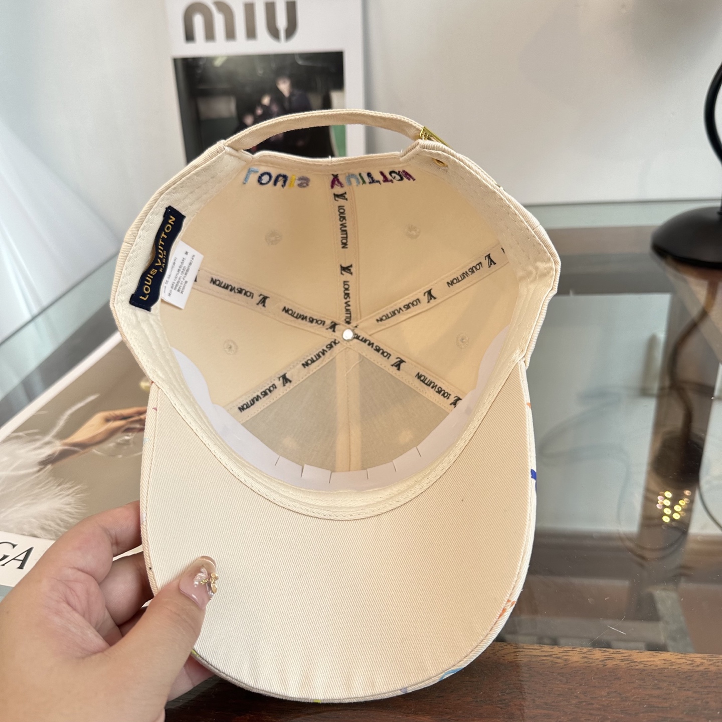 🧢路易威登棒球帽 LouisVuitton😍新款LV棒球帽，重工打造♥️高端大气，百搭款🤗男女通用！