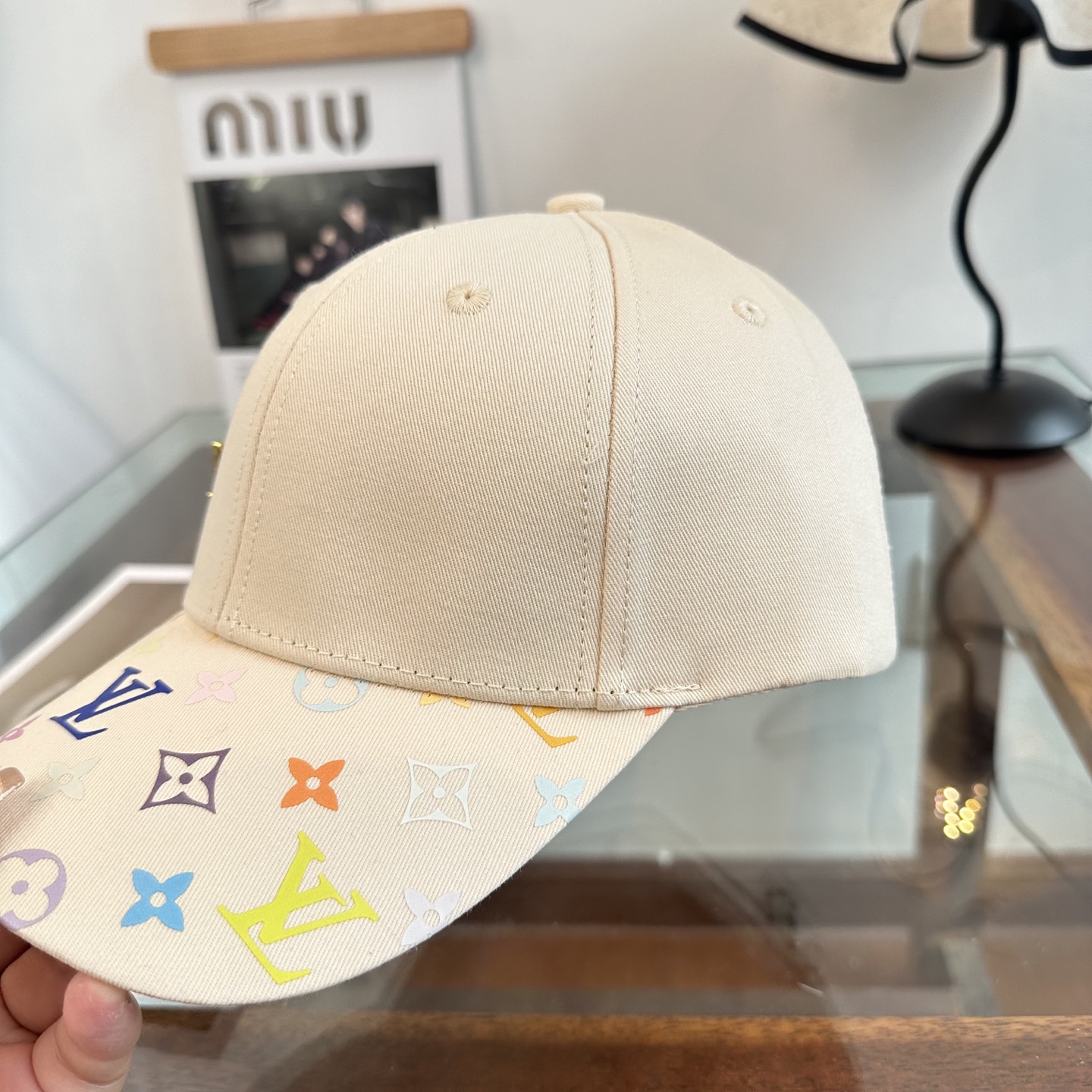 🧢路易威登棒球帽 LouisVuitton😍新款LV棒球帽，重工打造♥️高端大气，百搭款🤗男女通用！