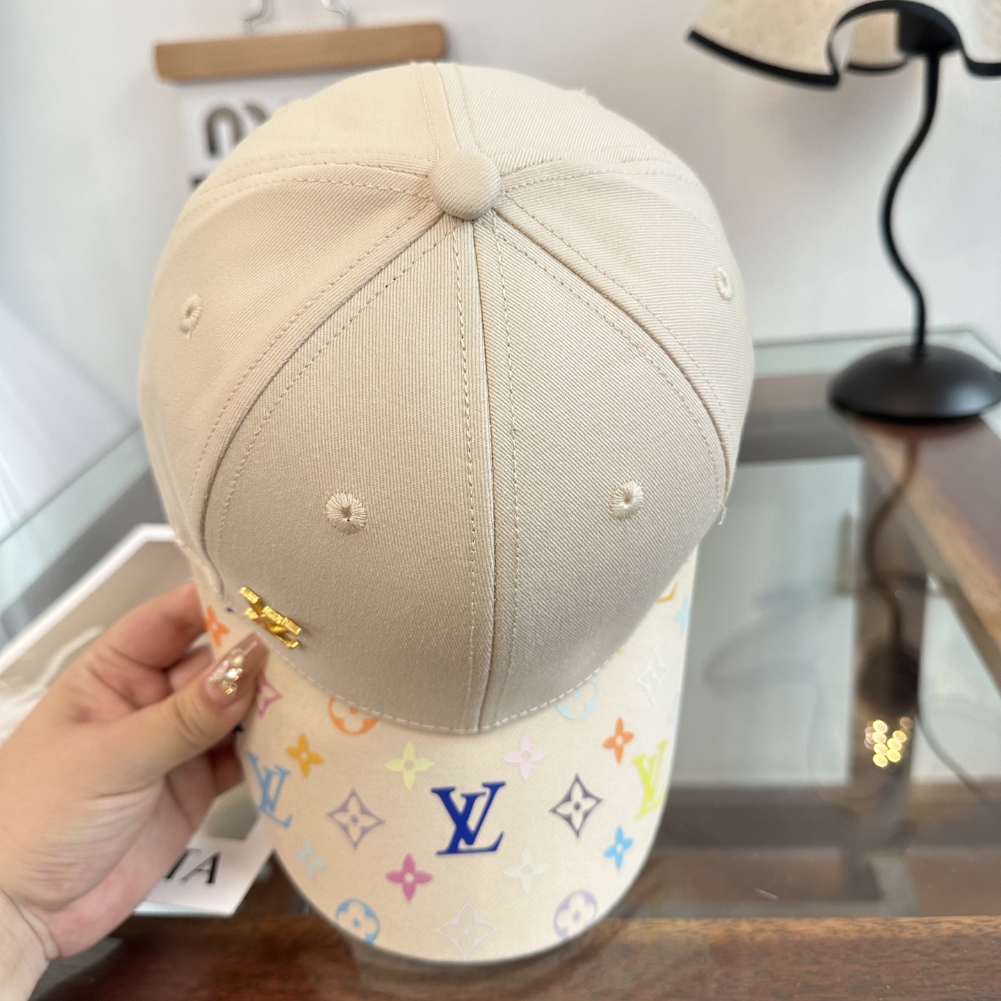 🧢路易威登棒球帽 LouisVuitton😍新款LV棒球帽，重工打造♥️高端大气，百搭款🤗男女通用！