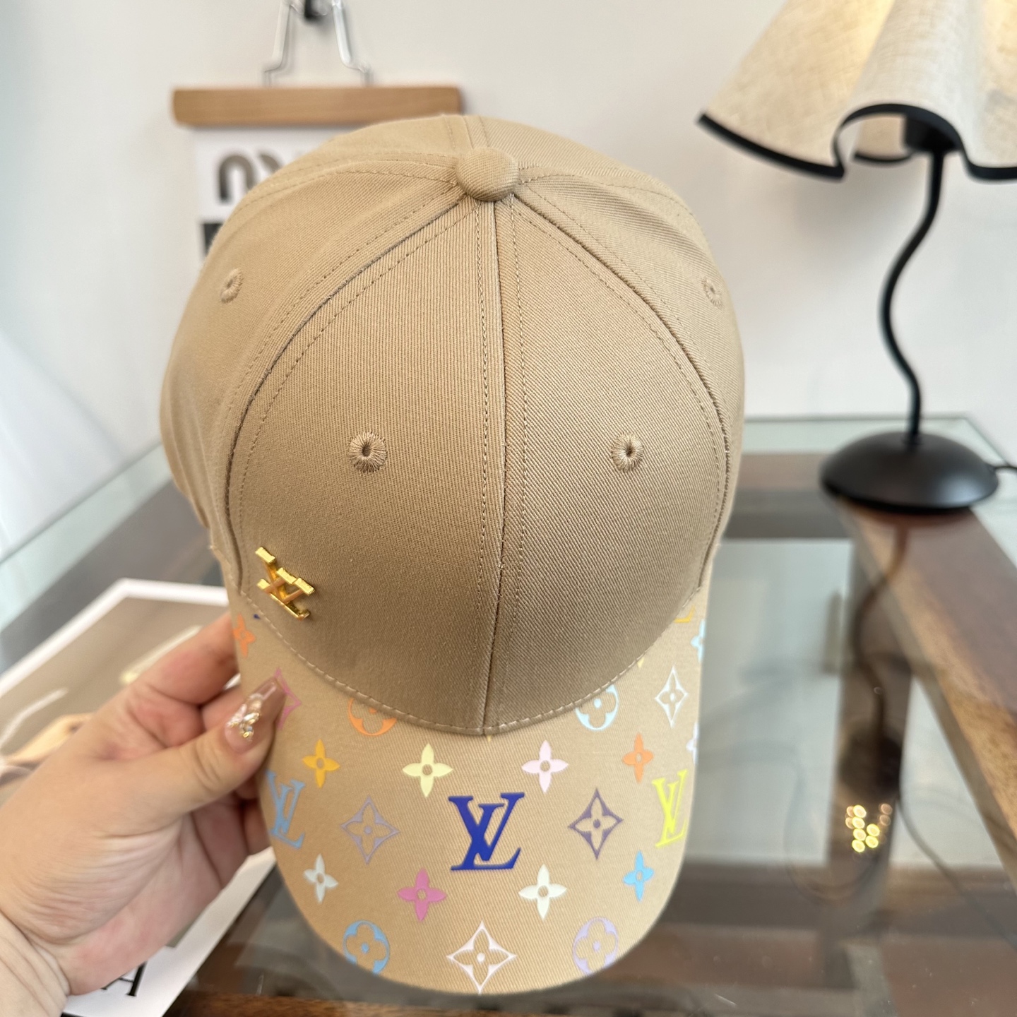 🧢路易威登棒球帽 LouisVuitton😍新款LV棒球帽，重工打造♥️高端大气，百搭款🤗男女通用！