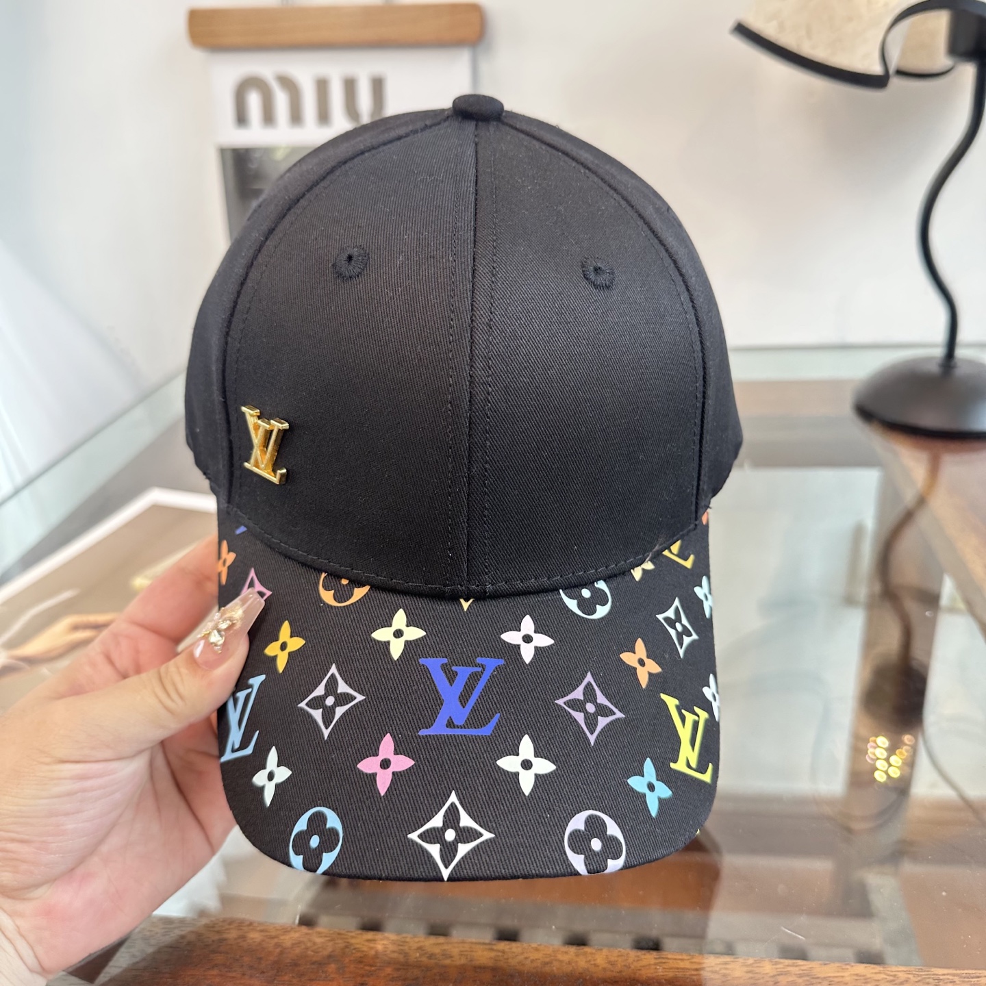 🧢路易威登棒球帽 LouisVuitton😍新款LV棒球帽，重工打造♥️高端大气，百搭款🤗男女通用！