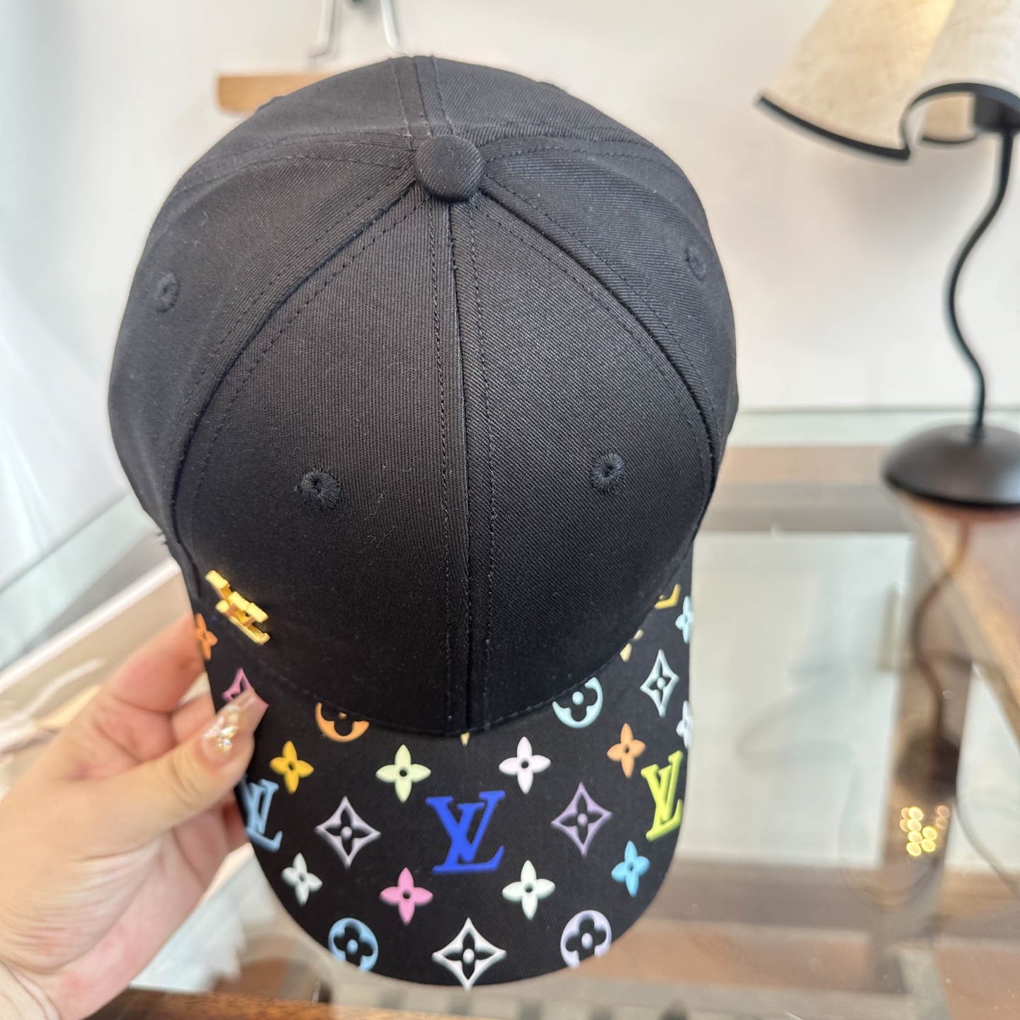 🧢路易威登棒球帽 LouisVuitton😍新款LV棒球帽，重工打造♥️高端大气，百搭款🤗男女通用！