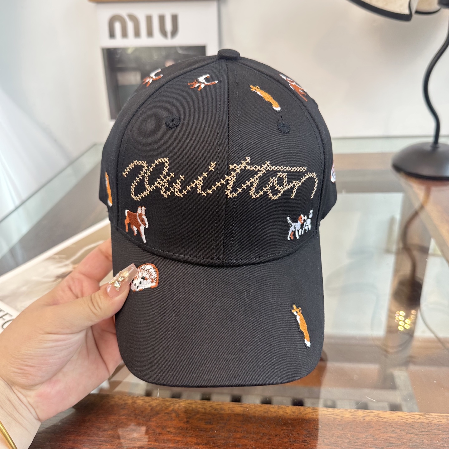 🧢路易威登棒球帽 LouisVuitton😍新款LV棒球帽，重工打造♥️高端大气，百搭款🤗男女通用！