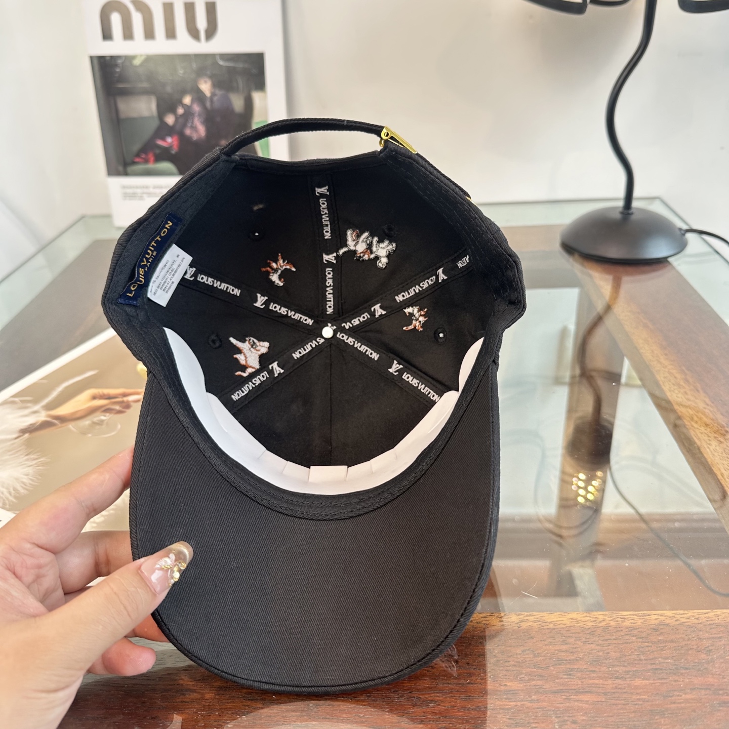 🧢路易威登棒球帽 LouisVuitton😍新款LV棒球帽，重工打造♥️高端大气，百搭款🤗男女通用！