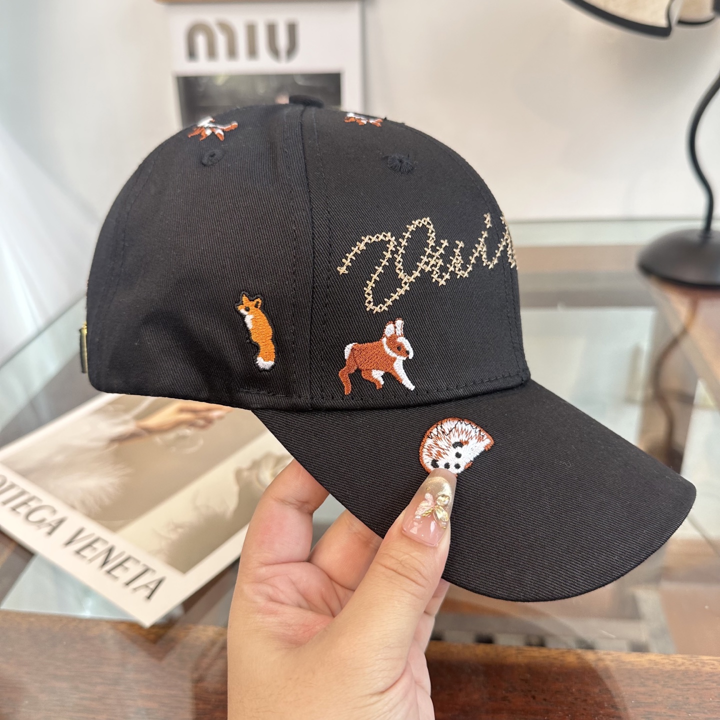🧢路易威登棒球帽 LouisVuitton😍新款LV棒球帽，重工打造♥️高端大气，百搭款🤗男女通用！