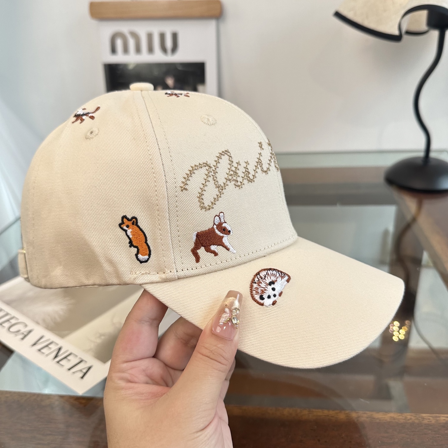 🧢路易威登棒球帽 LouisVuitton😍新款LV棒球帽，重工打造♥️高端大气，百搭款🤗男女通用！