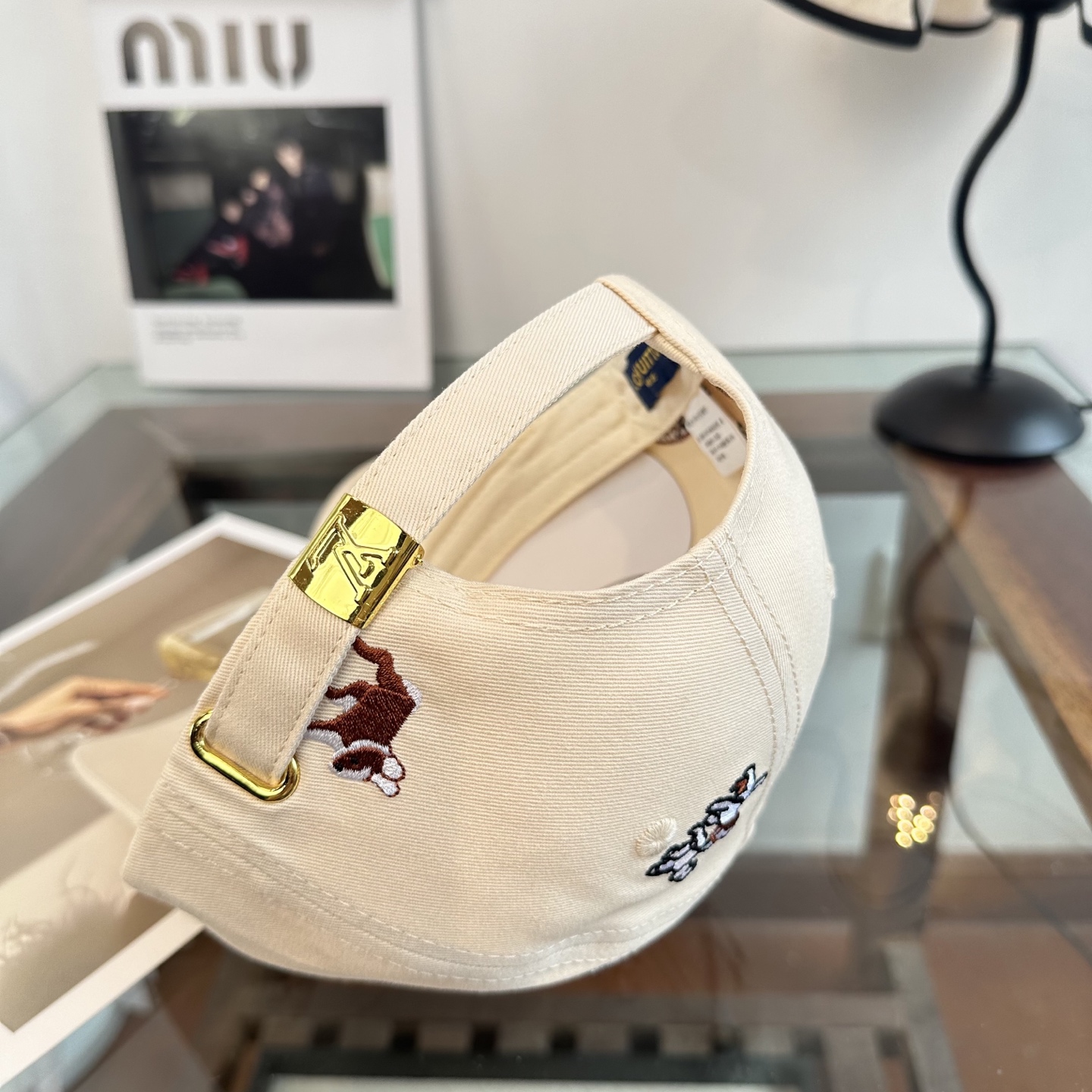 🧢路易威登棒球帽 LouisVuitton😍新款LV棒球帽，重工打造♥️高端大气，百搭款🤗男女通用！