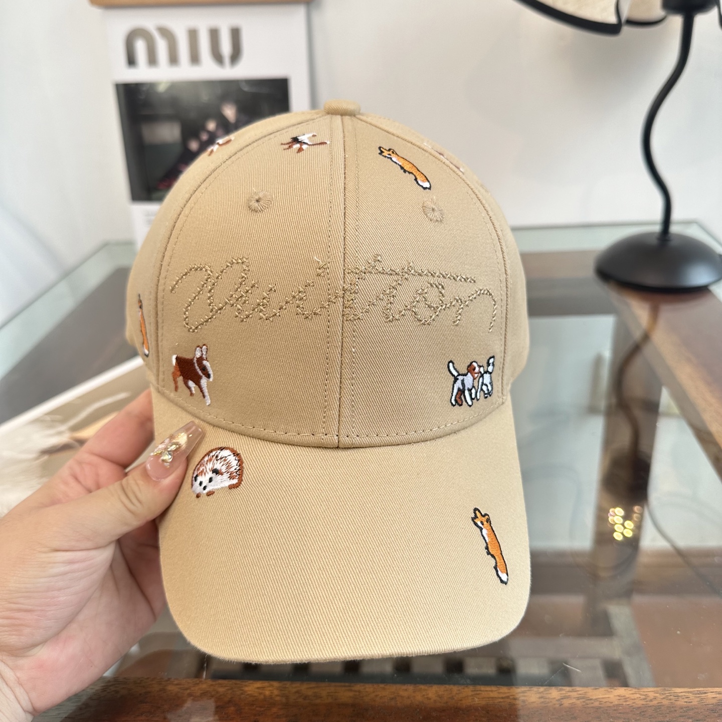 🧢路易威登棒球帽 LouisVuitton😍新款LV棒球帽，重工打造♥️高端大气，百搭款🤗男女通用！