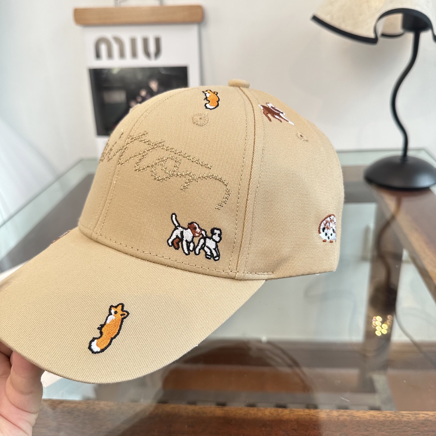 🧢路易威登棒球帽 LouisVuitton😍新款LV棒球帽，重工打造♥️高端大气，百搭款🤗男女通用！