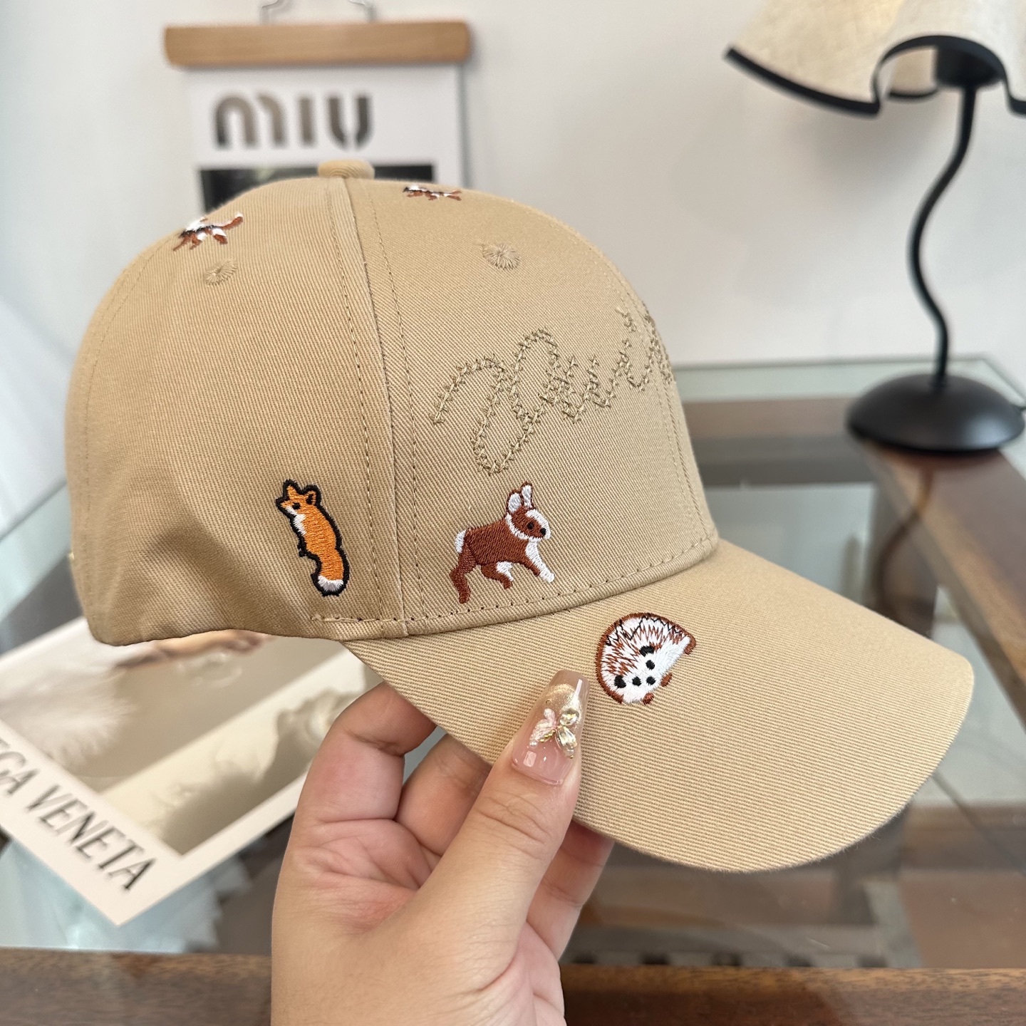 🧢路易威登棒球帽 LouisVuitton😍新款LV棒球帽，重工打造♥️高端大气，百搭款🤗男女通用！