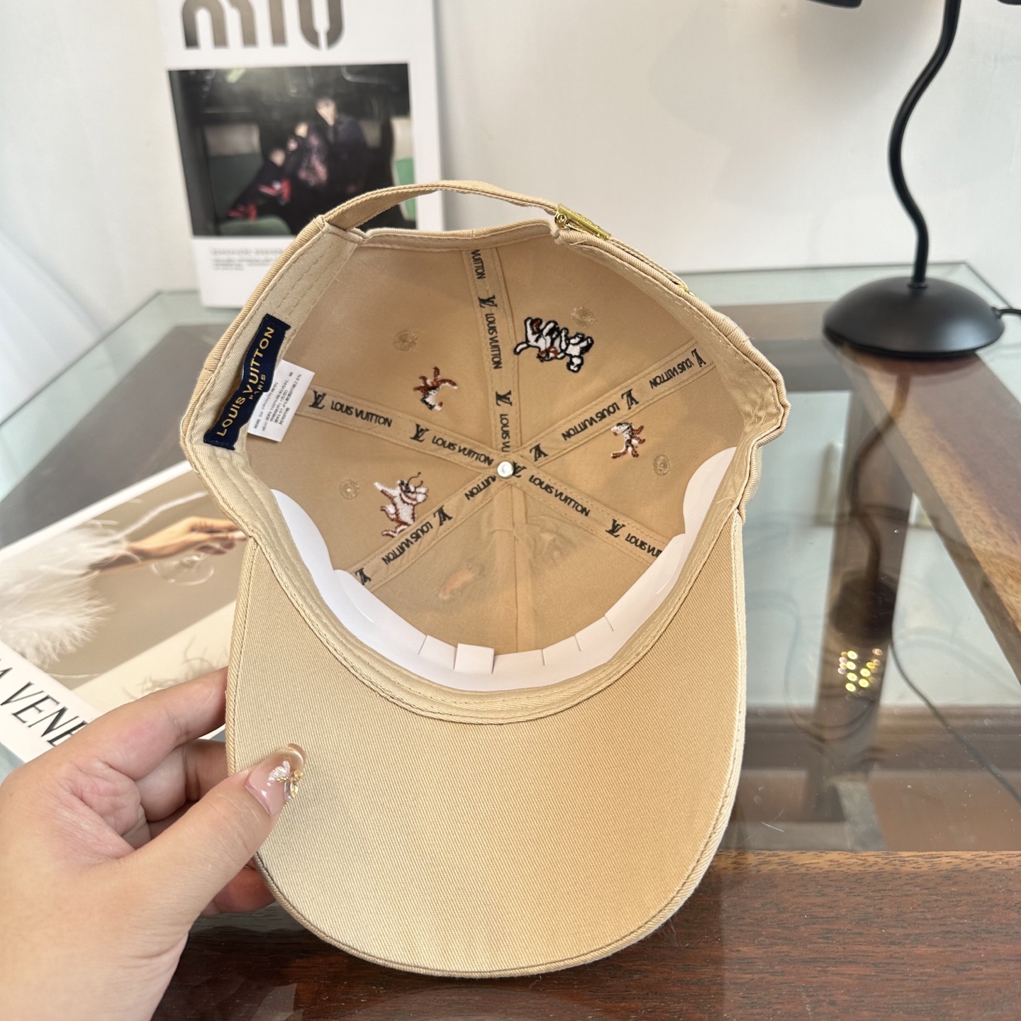 🧢路易威登棒球帽 LouisVuitton😍新款LV棒球帽，重工打造♥️高端大气，百搭款🤗男女通用！