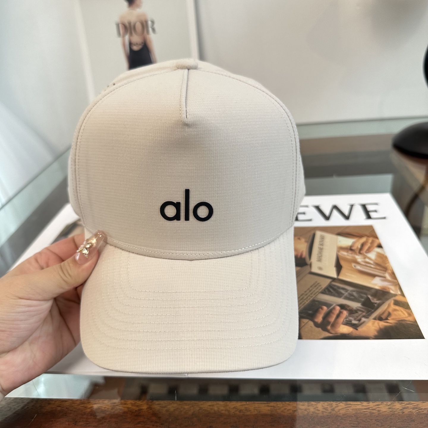 Alo 🔥爆款 新款棒球帽定制面料，简约时尚更透气，超火爆现货秒发