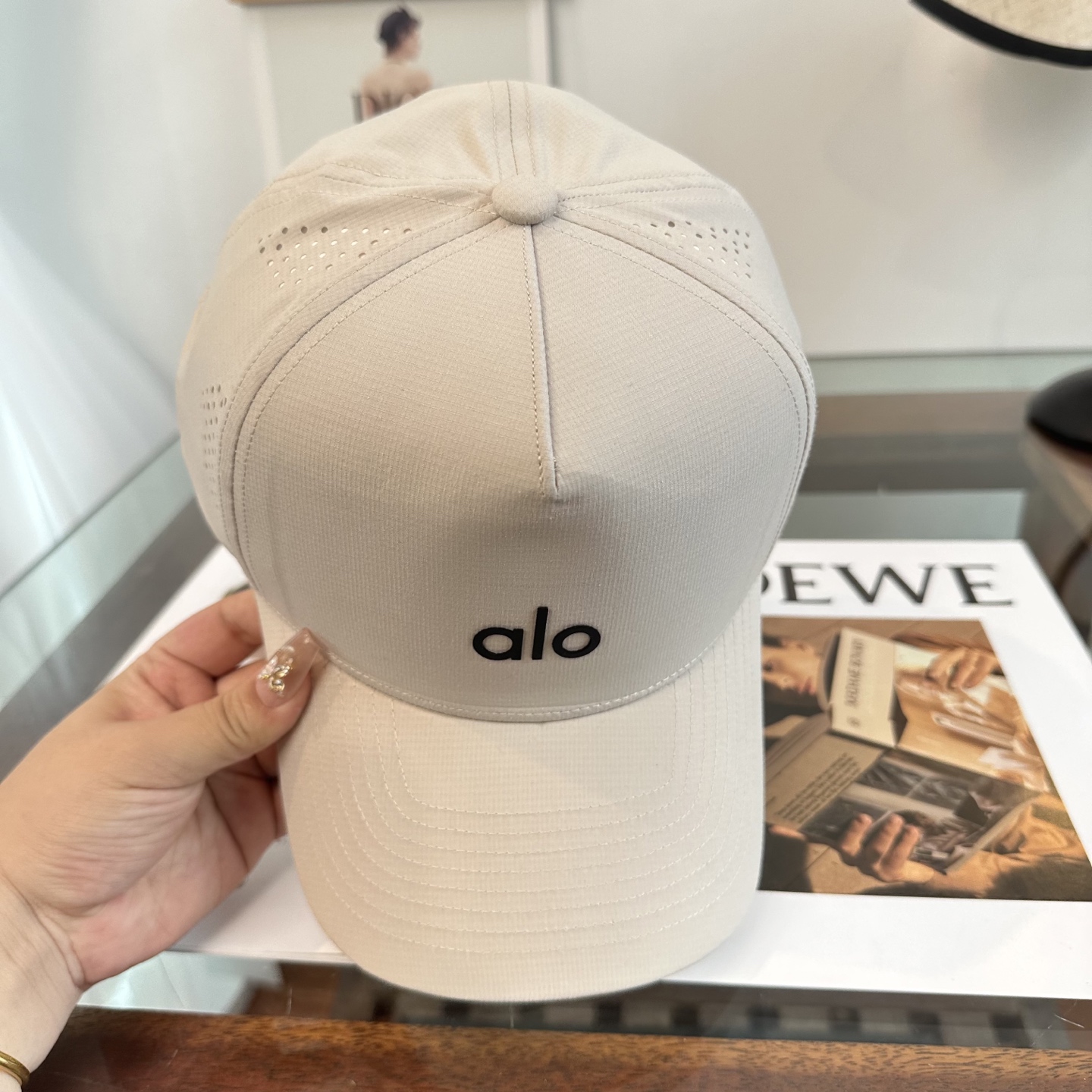 Alo 🔥爆款 新款棒球帽定制面料，简约时尚更透气，超火爆现货秒发