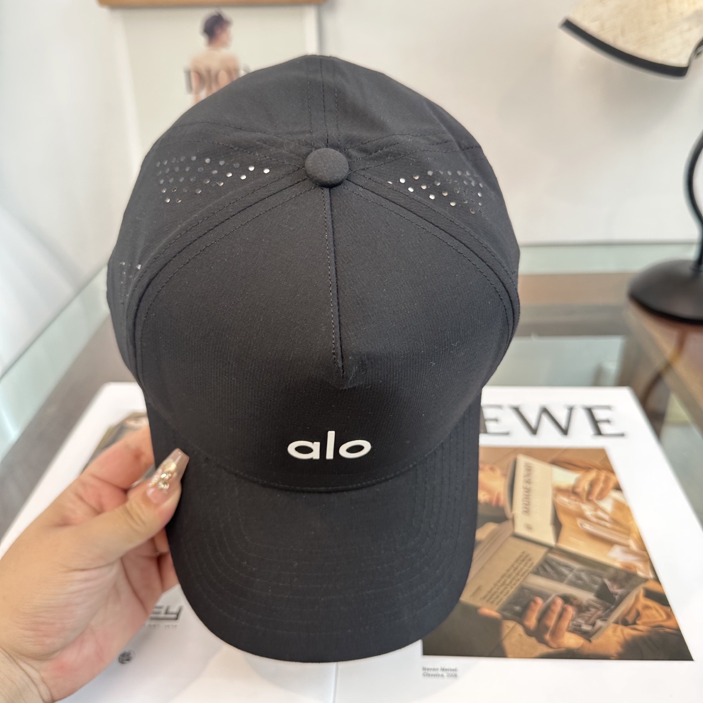 Alo 🔥爆款 新款棒球帽定制面料，简约时尚更透气，超火爆现货秒发