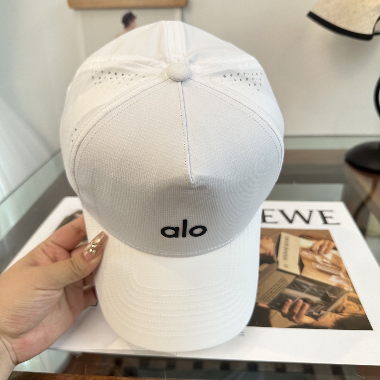 Alo 🔥爆款 新款棒球帽定制面料，简约时尚更透气，超火爆现货秒发