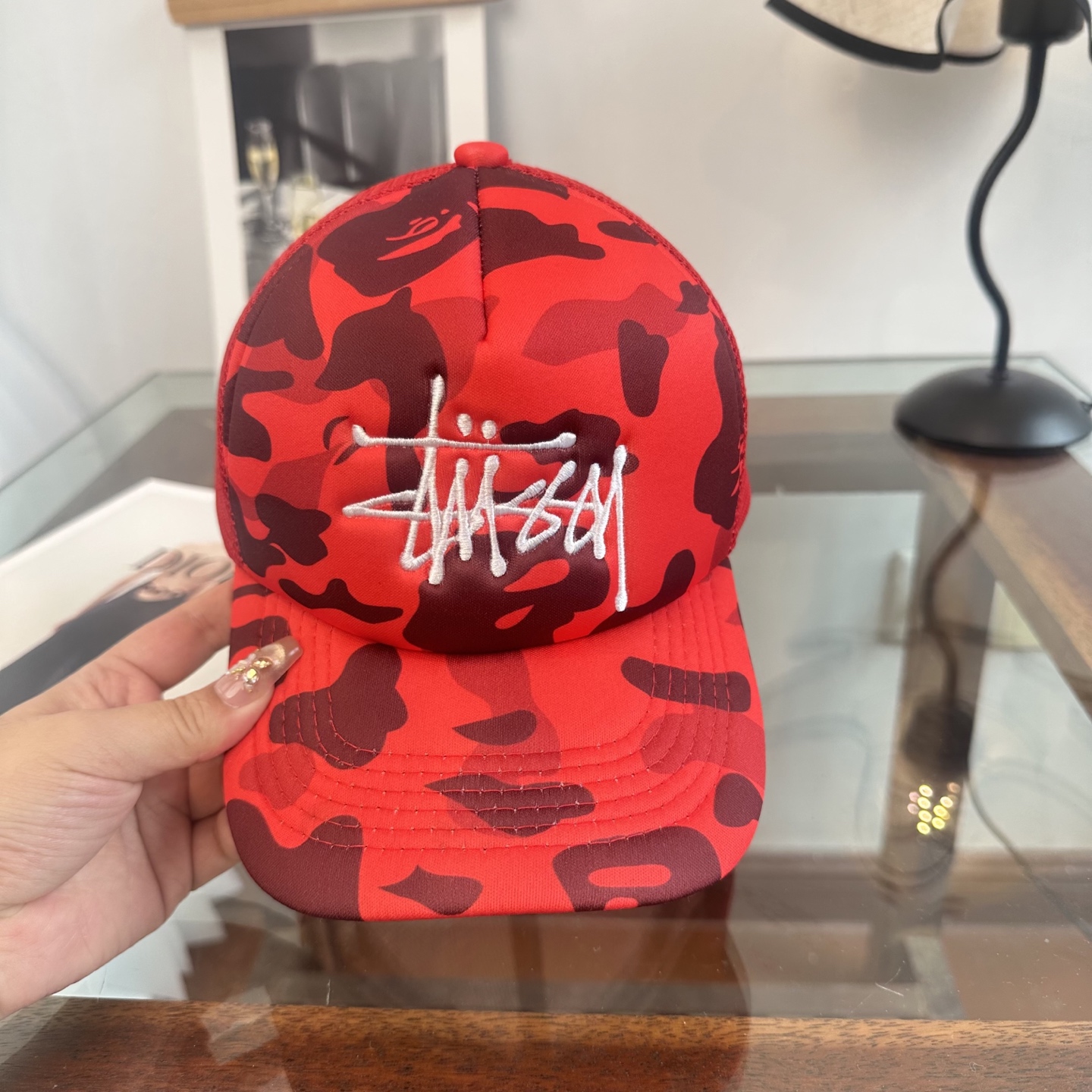 Stussy网眼 棒球帽纯色系给足街头风，时尚达人挚爱的色调精选效果超完美！细节做工无可挑剔！男女同款！