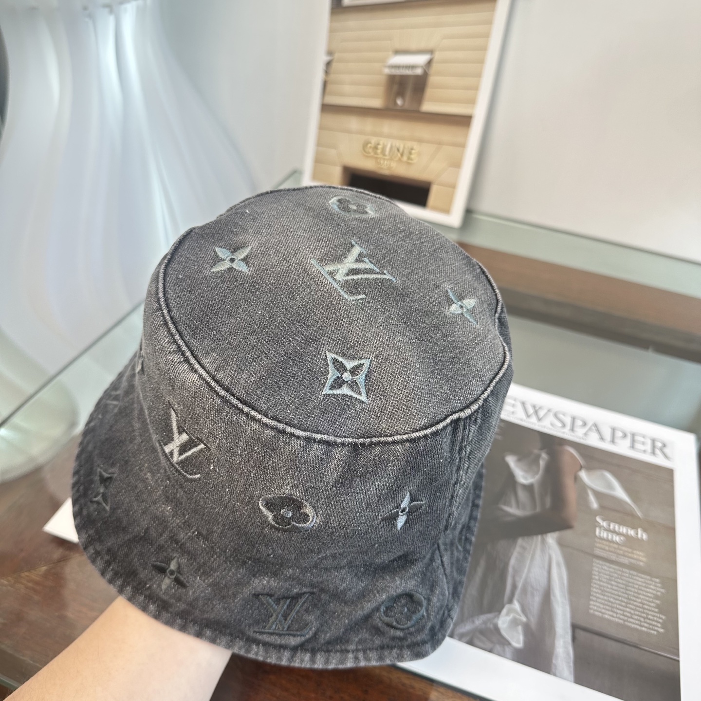 Lv路易威登2025 新款可遮阳帽女透气渔夫帽度假旅游拍照时尚搭子