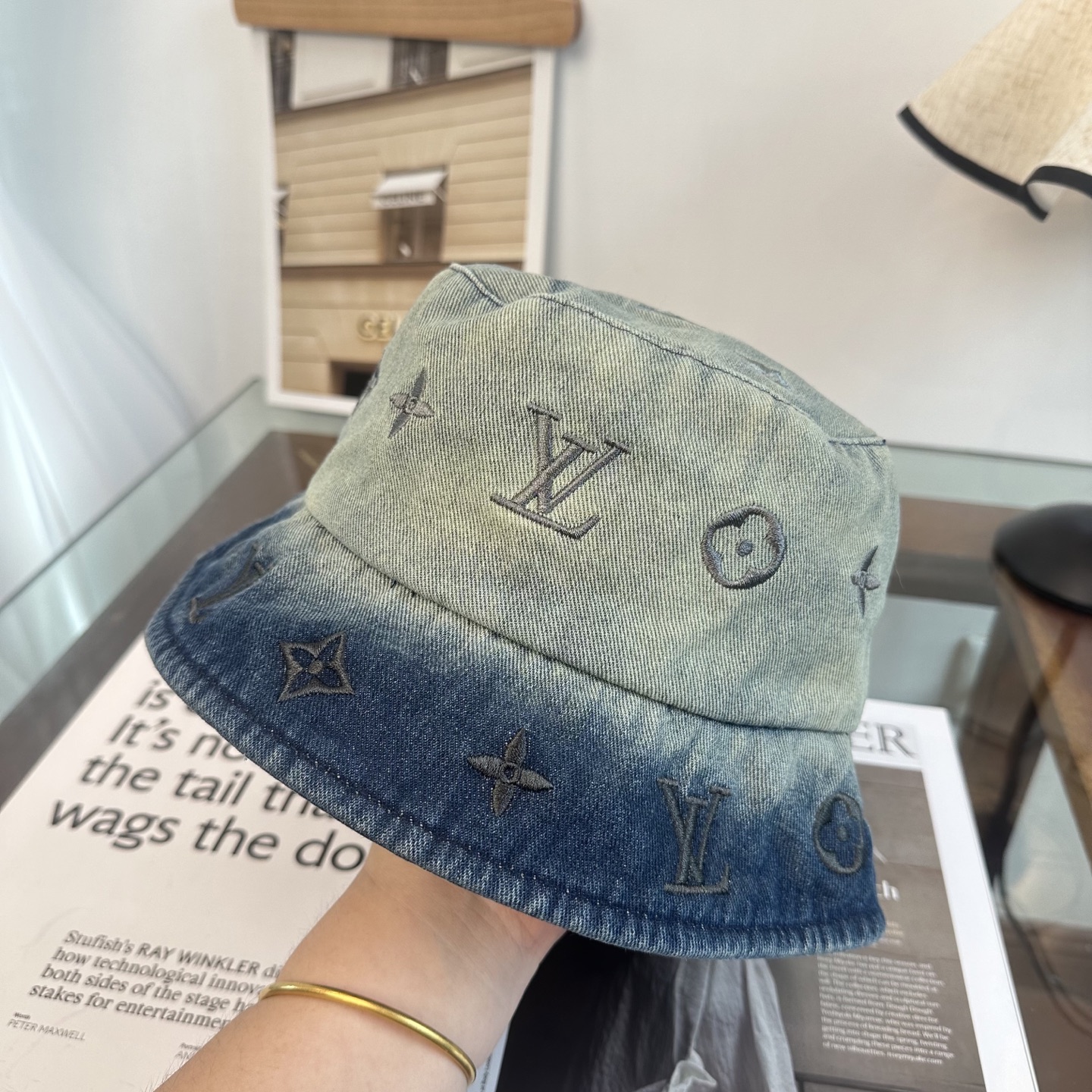 Lv路易威登2025 新款可遮阳帽女透气渔夫帽度假旅游拍照时尚搭子