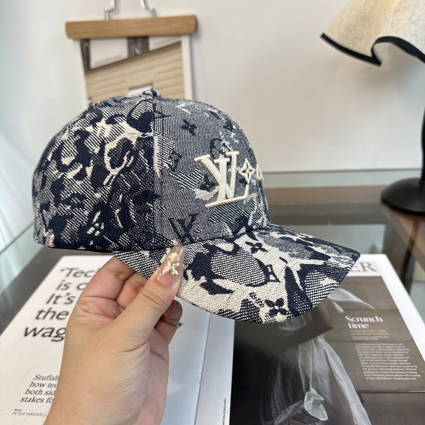 🧢路易威登棒球帽 LouisVuitton😍新款LV棒球帽，重工打造♥️高端大气，百搭款🤗男女通用！
