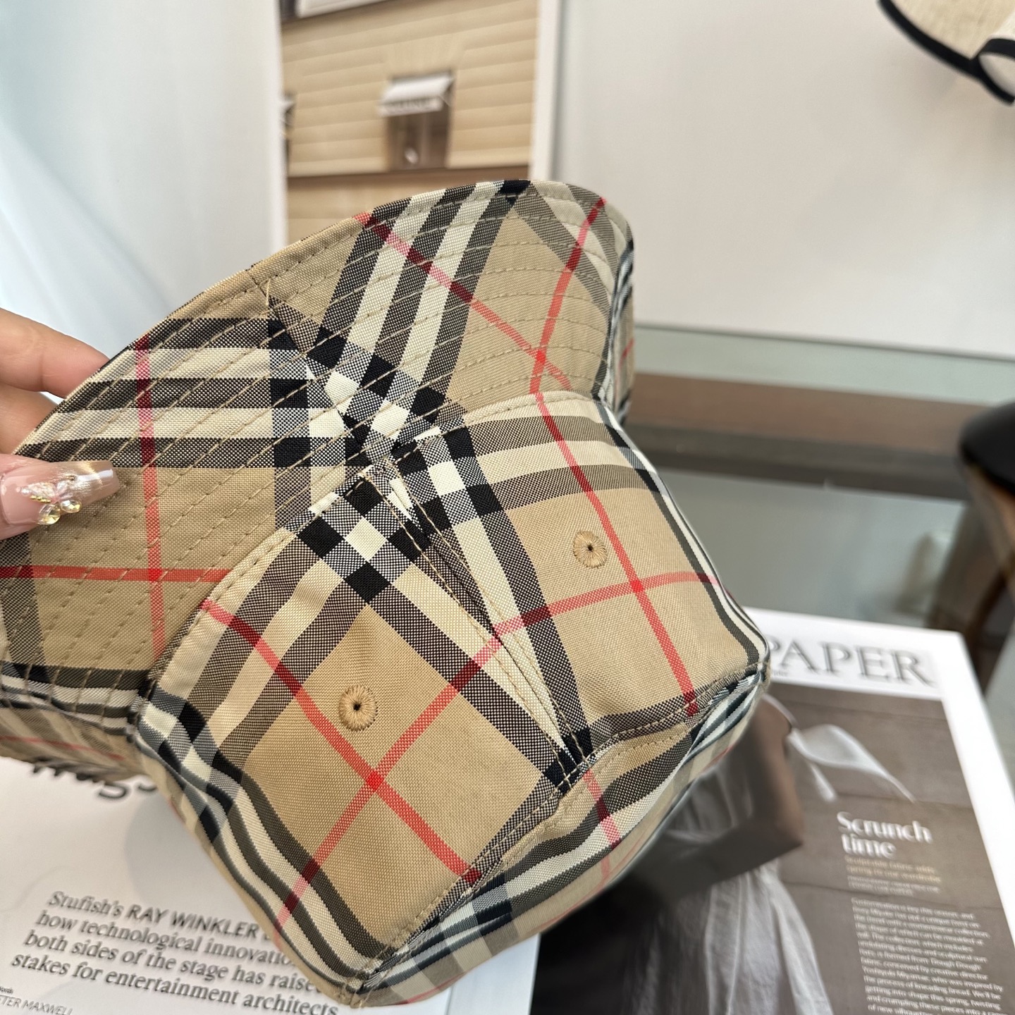 Burberry Burberry（巴宝莉） 渔夫帽 款 轻盈透气。完美版型，对格精准无误， 品质，独家 摄，男女适用