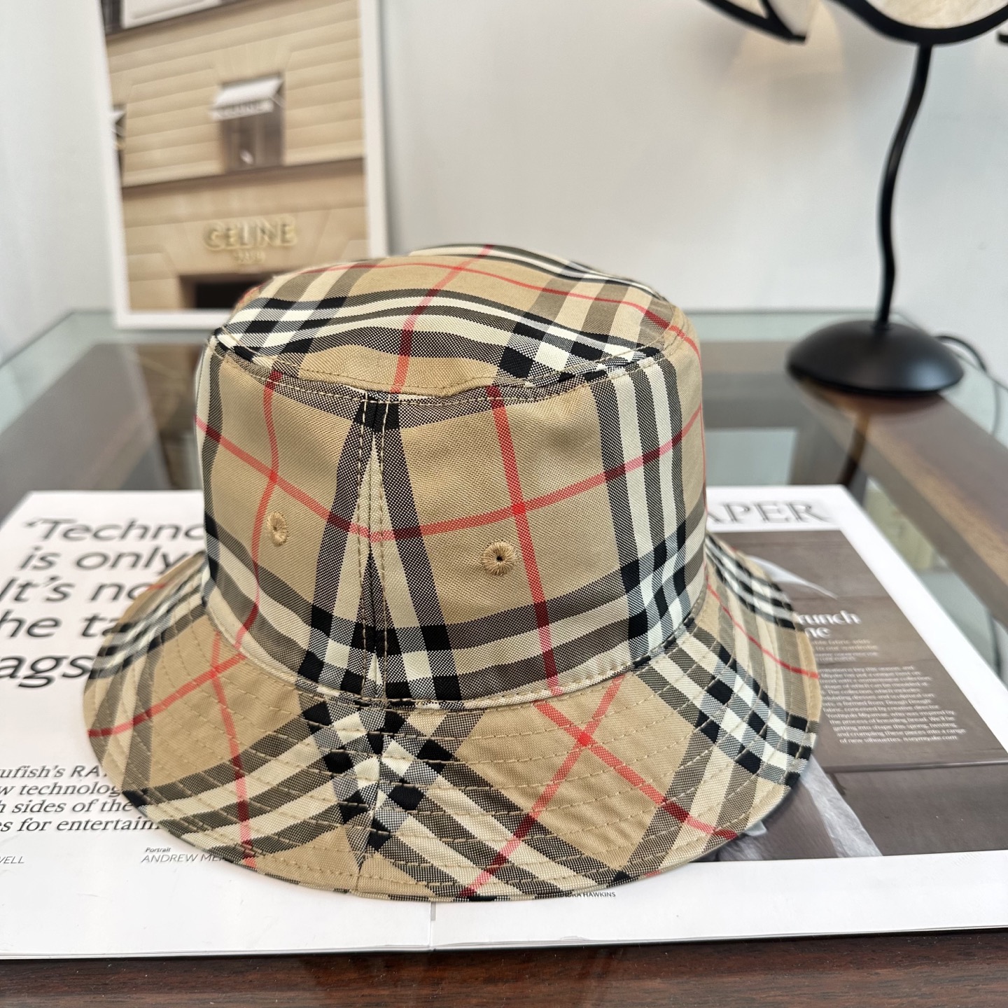 Burberry Burberry（巴宝莉） 渔夫帽 款 轻盈透气。完美版型，对格精准无误， 品质，独家 摄，男女适用