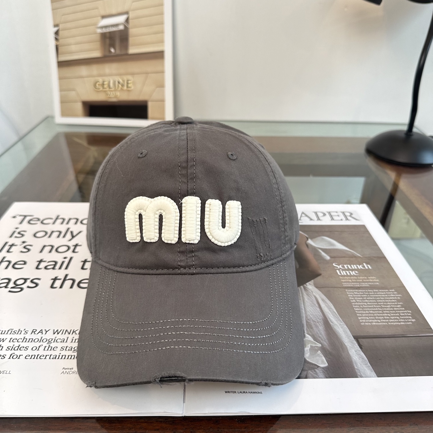 Miu Miu 谬谬miumiu 新款棒球帽， 开模订制， 做工细致质量超赞