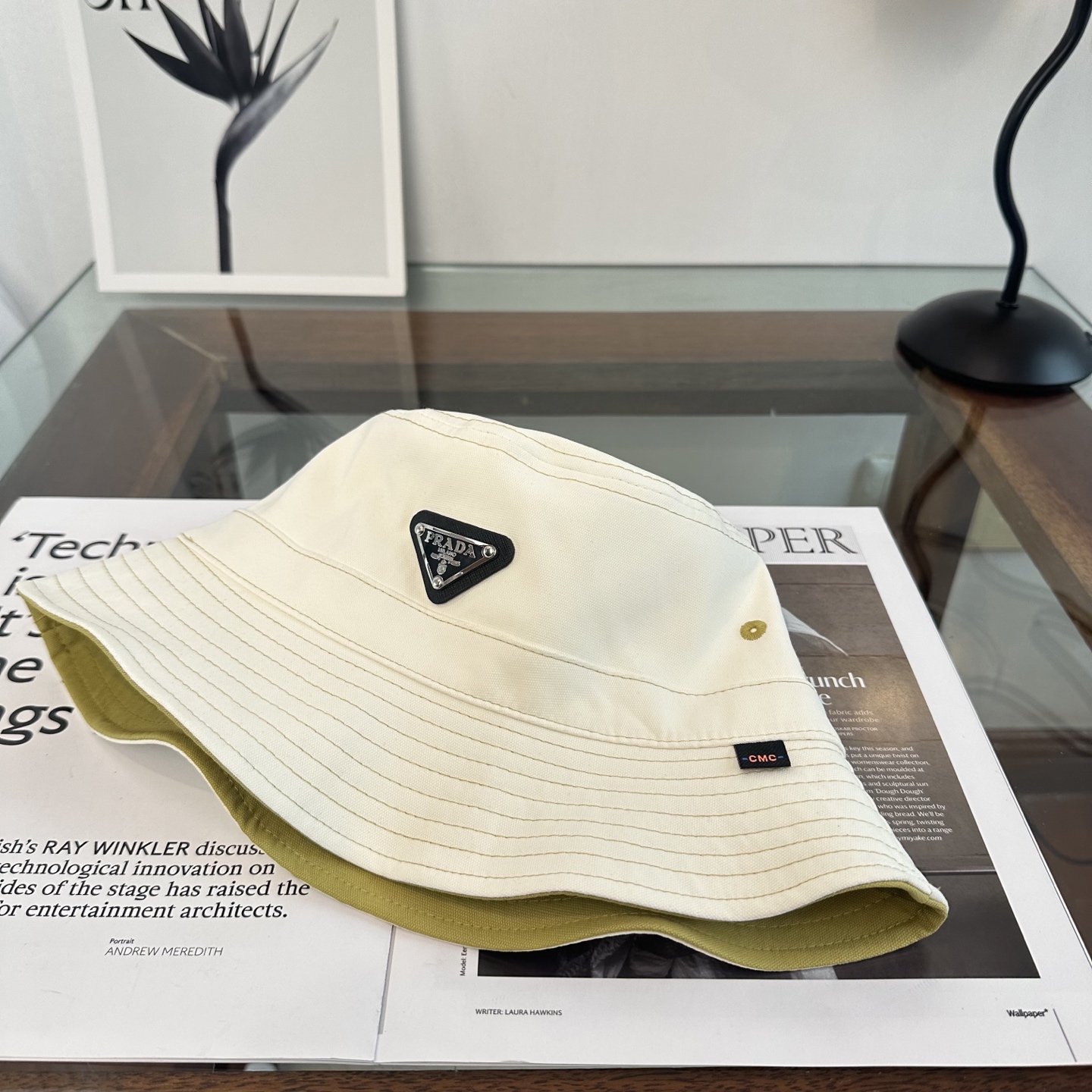 普拉达 Prada 经典三角标渔夫帽，显脸小 大牌款超好搭配，赶紧入手！